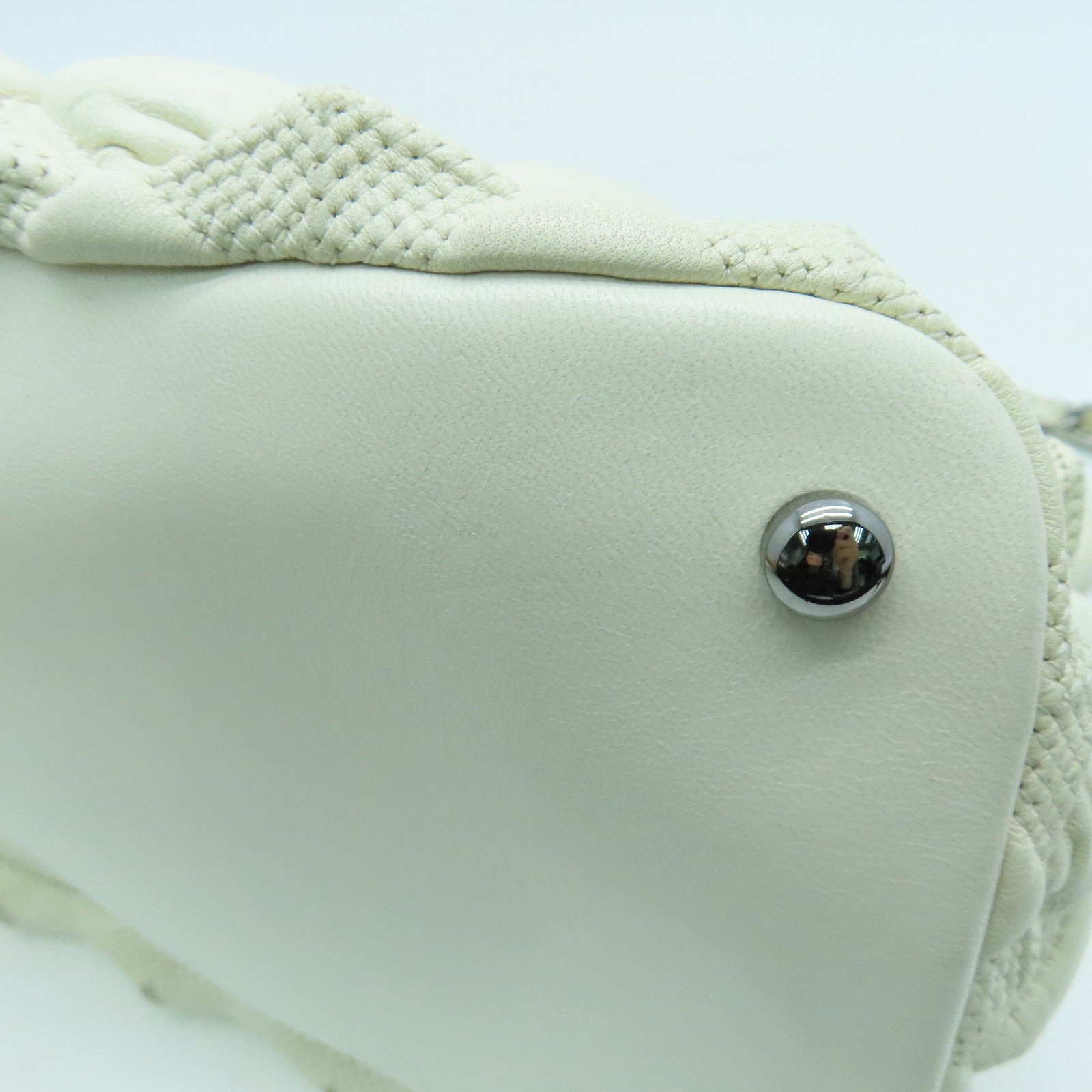 CHANEL 【激減優惠】菱格牛皮皮革Shoulder Bag銀扣肩背袋白色
