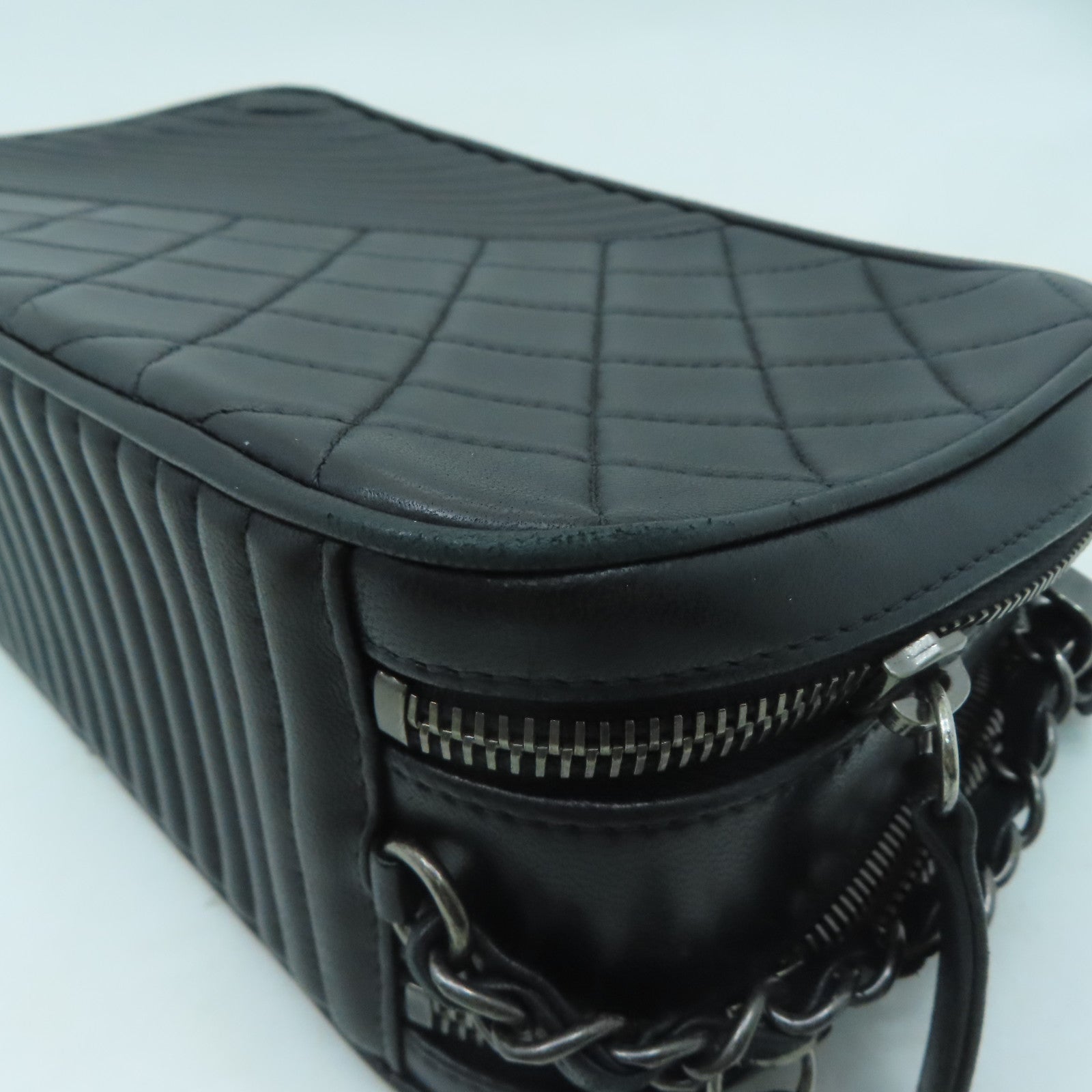 CHANEL **【激減優惠】菱格羊皮皮革Chain Shoulder銀扣鏈帶肩背袋黑色
