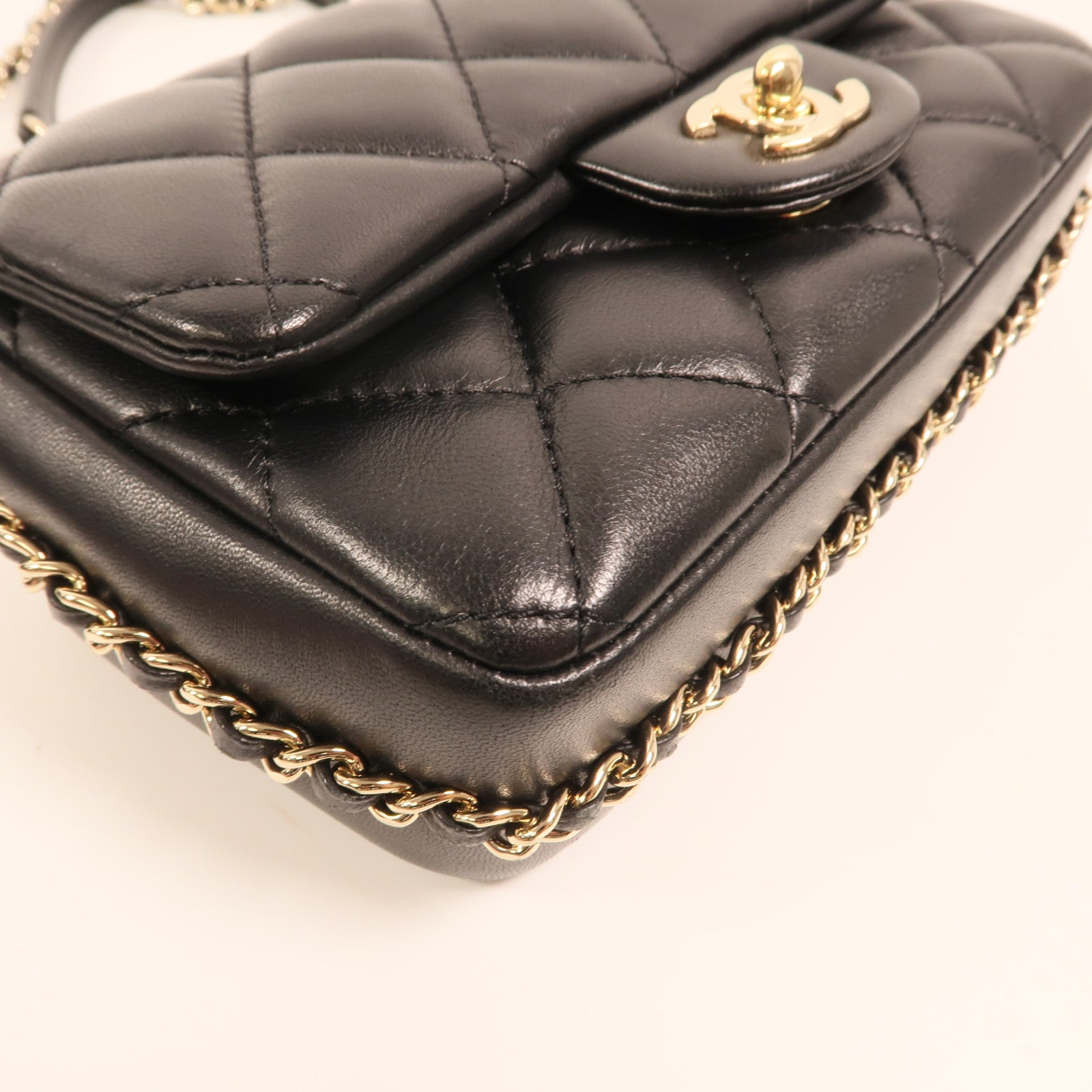 CHANEL 羊皮皮革Chain Shoulder金扣鏈帶肩背袋