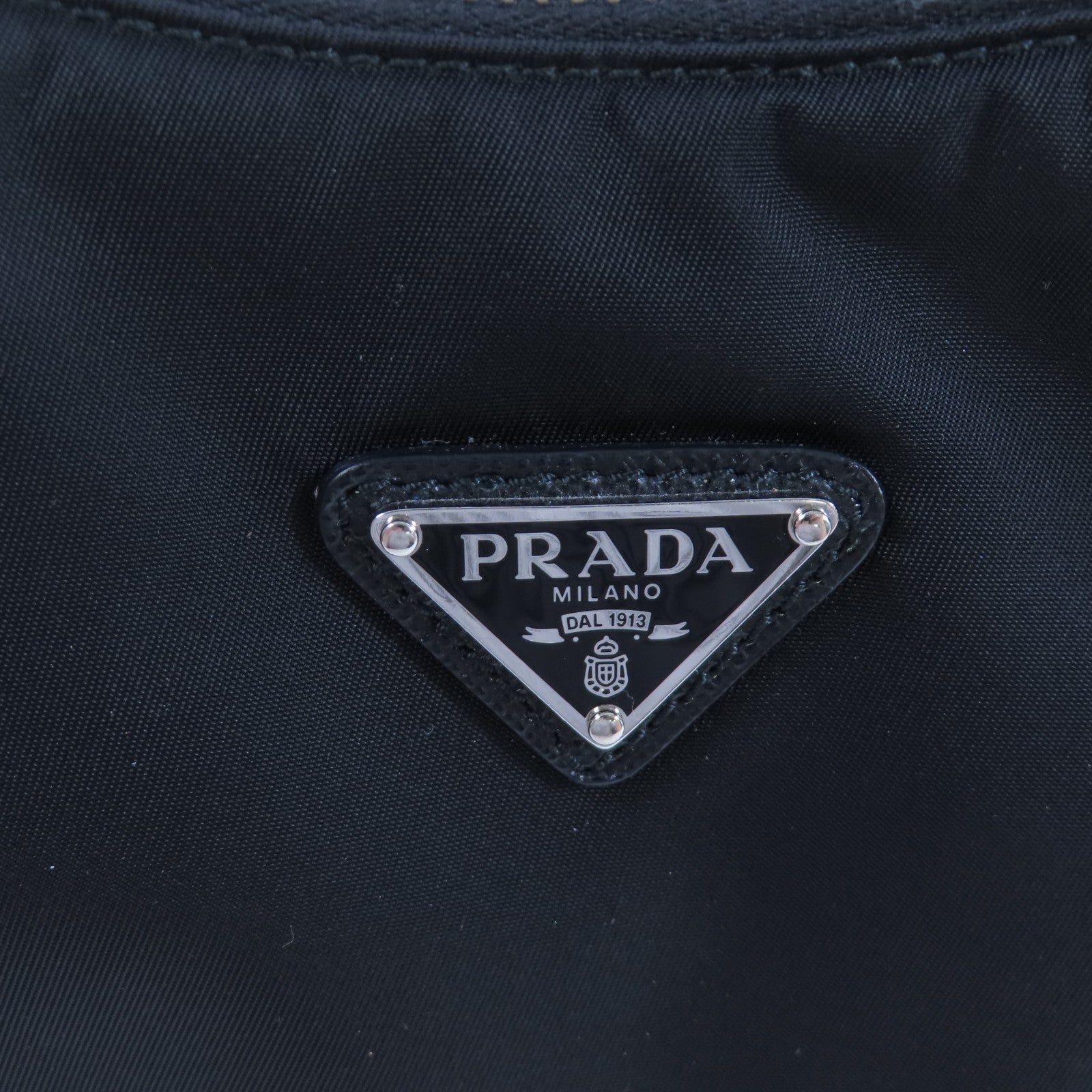PRADA 尼龍Hobo Shoulder Bag銀扣肩背袋