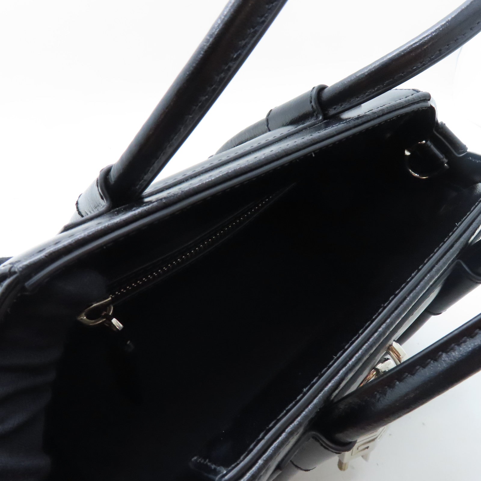 GIVENCHY 【激減優惠】牛皮皮革Antigona Lock銀扣手挽肩背兩用袋黑色