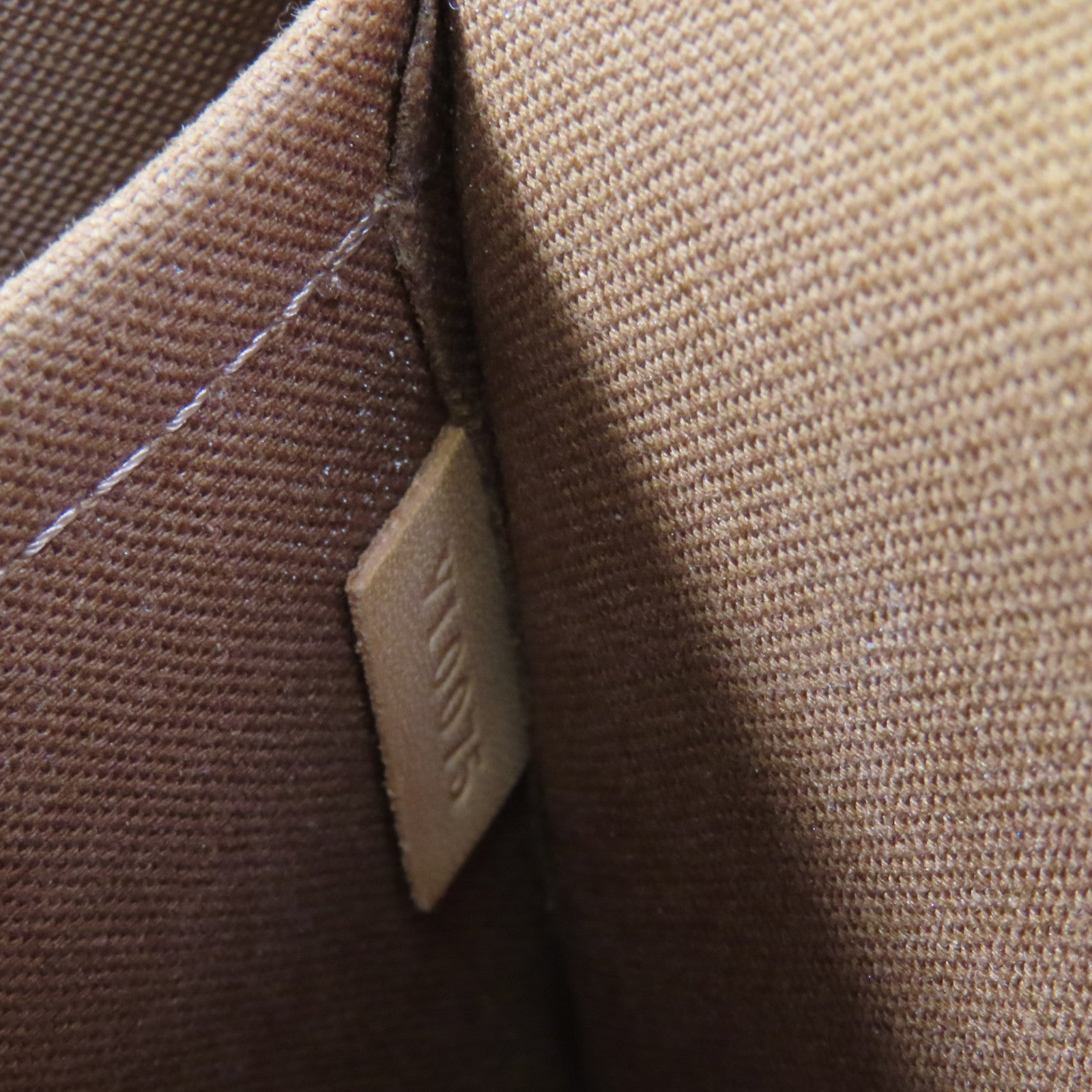 LOUIS VUITTON Monogram Popincourt金扣手挽袋