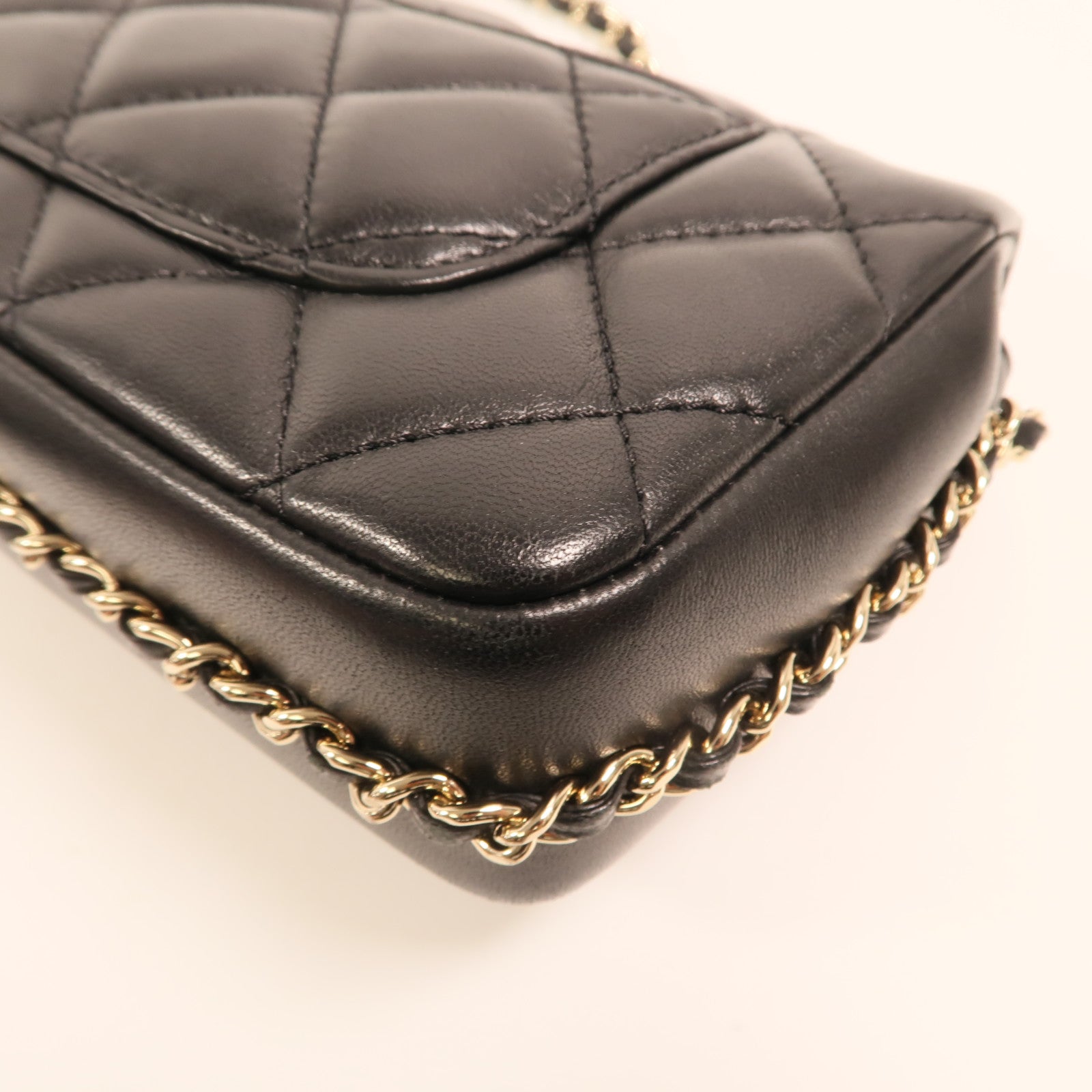 CHANEL 羊皮皮革Chain Shoulder金扣鏈帶肩背袋
