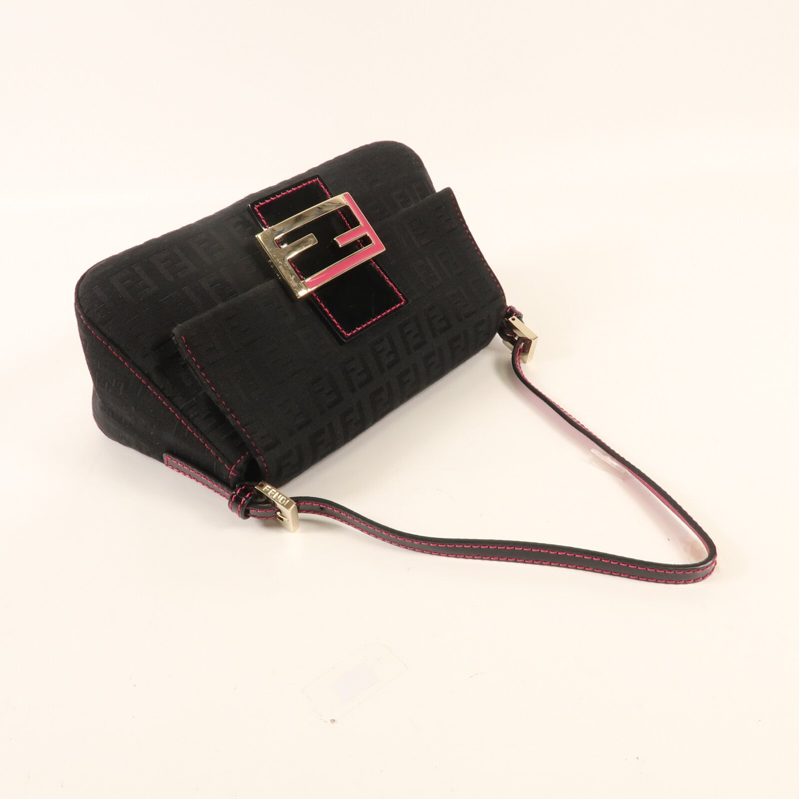 FENDI 帆布Hand Bag金扣手挽袋