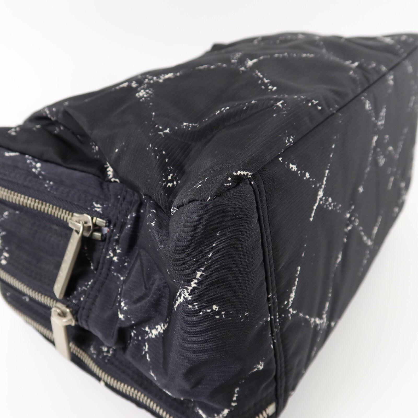 CHANEL 尼龍Travel Line Handbag手挽袋