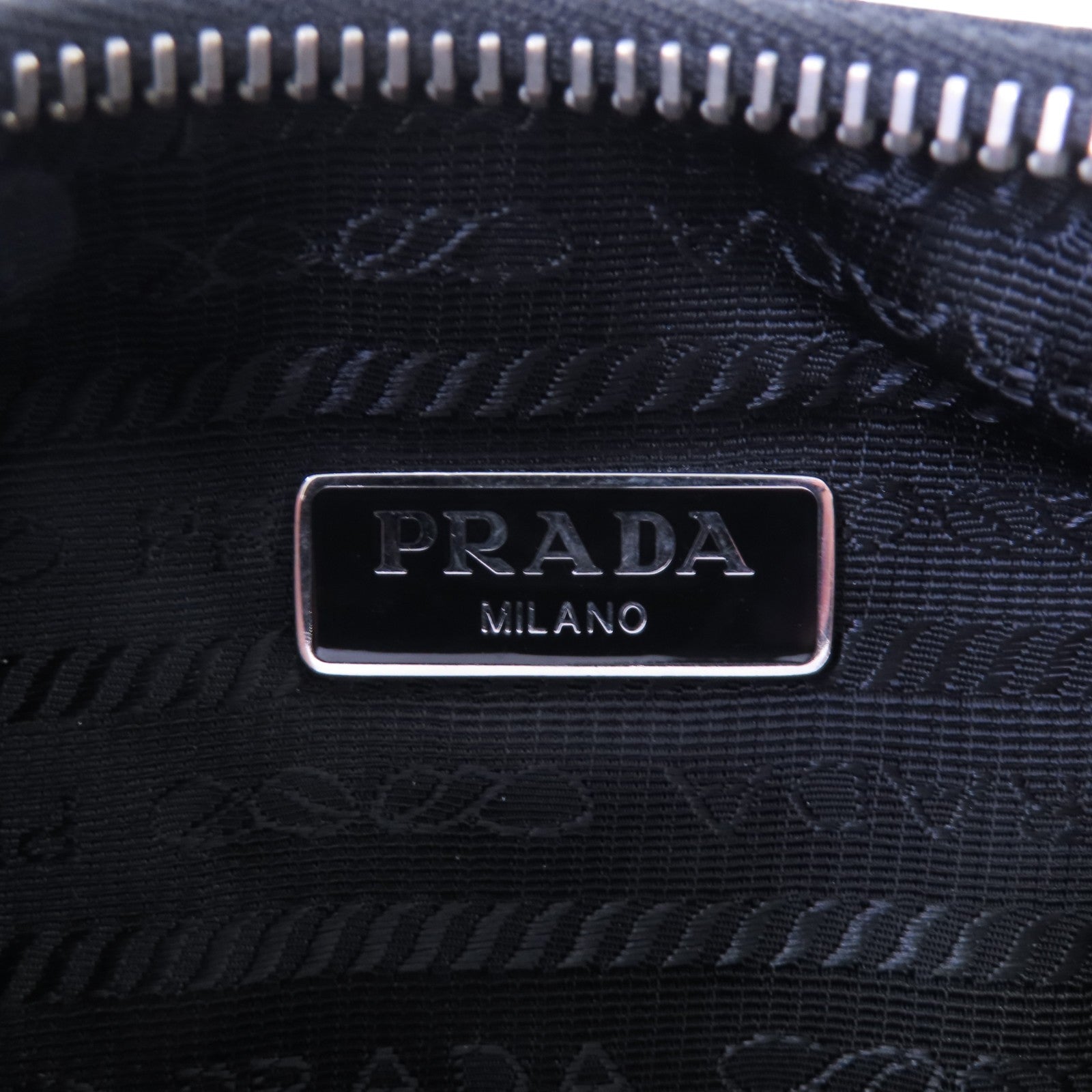 PRADA 尼龍Hobo Shoulder Bag銀扣肩背袋