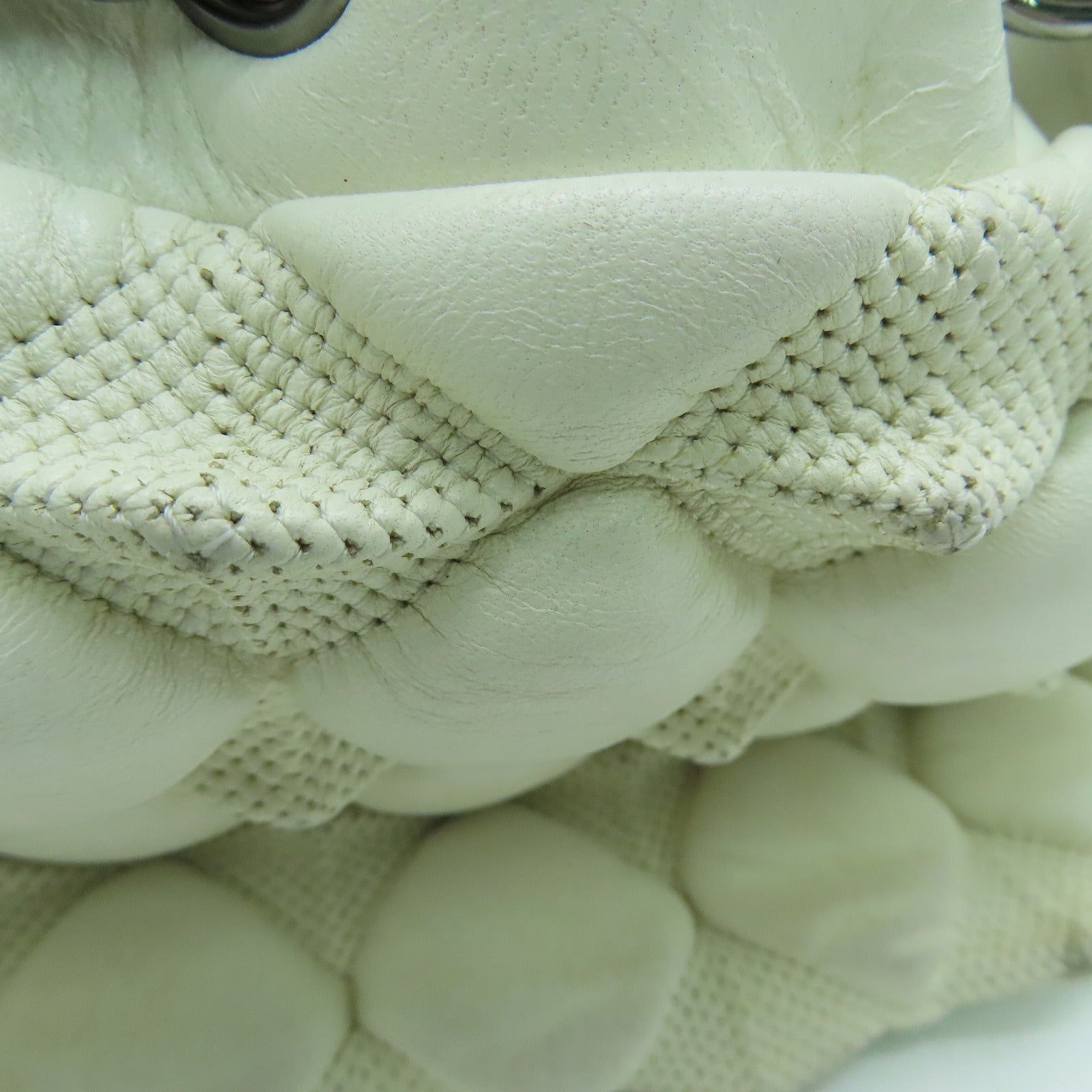 CHANEL 【激減優惠】菱格牛皮皮革Shoulder Bag銀扣肩背袋白色
