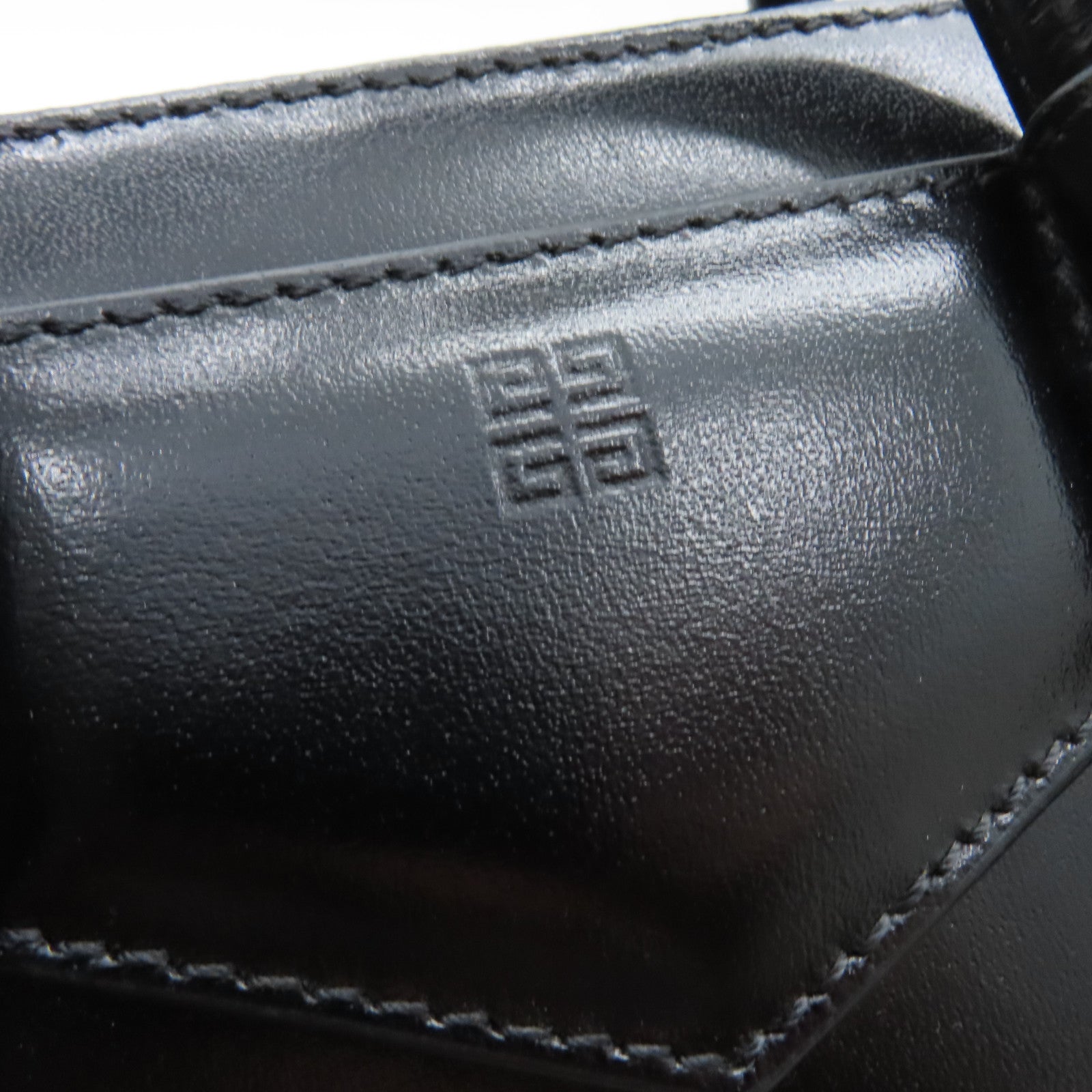 GIVENCHY 【激減優惠】牛皮皮革Antigona Lock銀扣手挽肩背兩用袋黑色