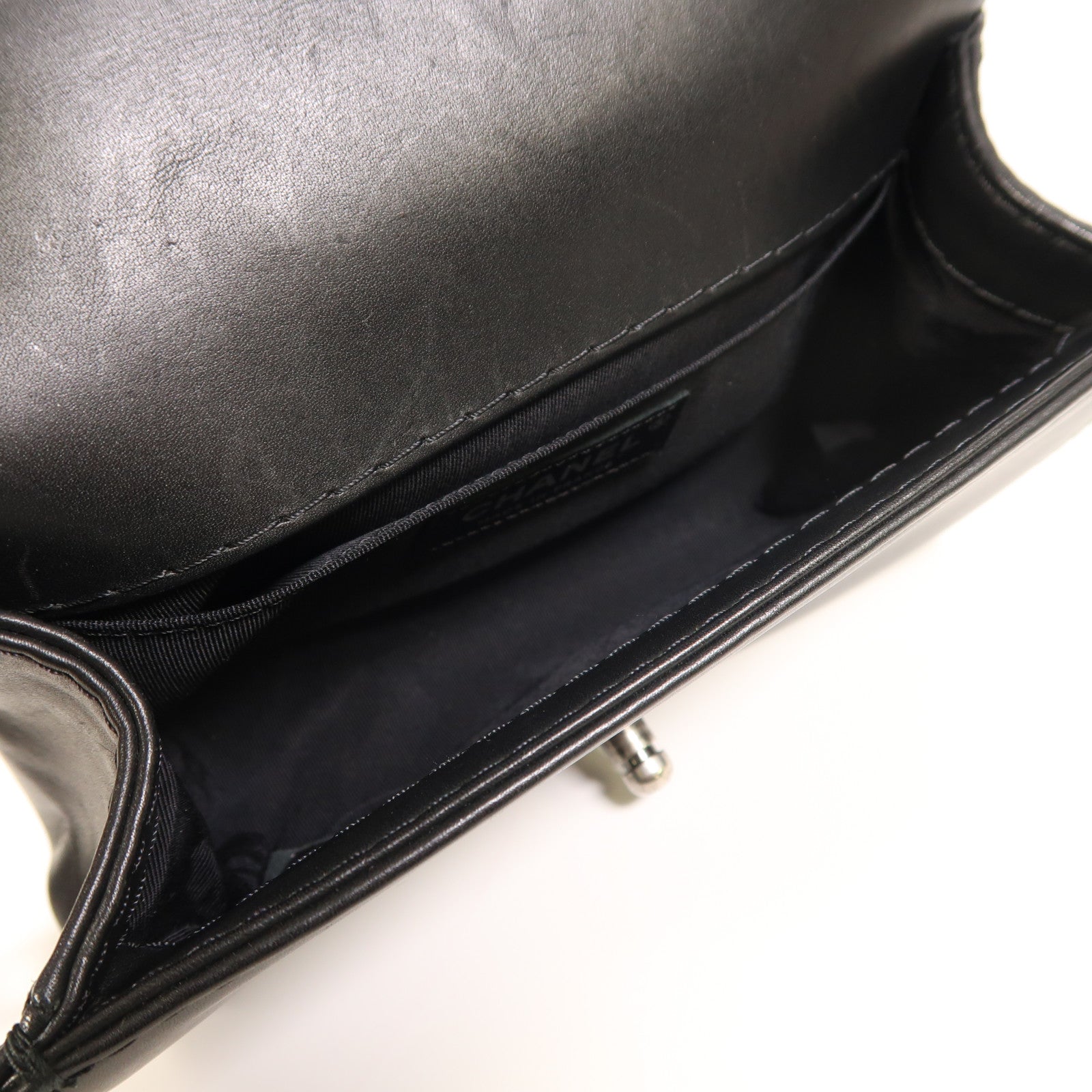 CHANEL 牛皮皮革Boy 20銀扣鏈帶肩背袋