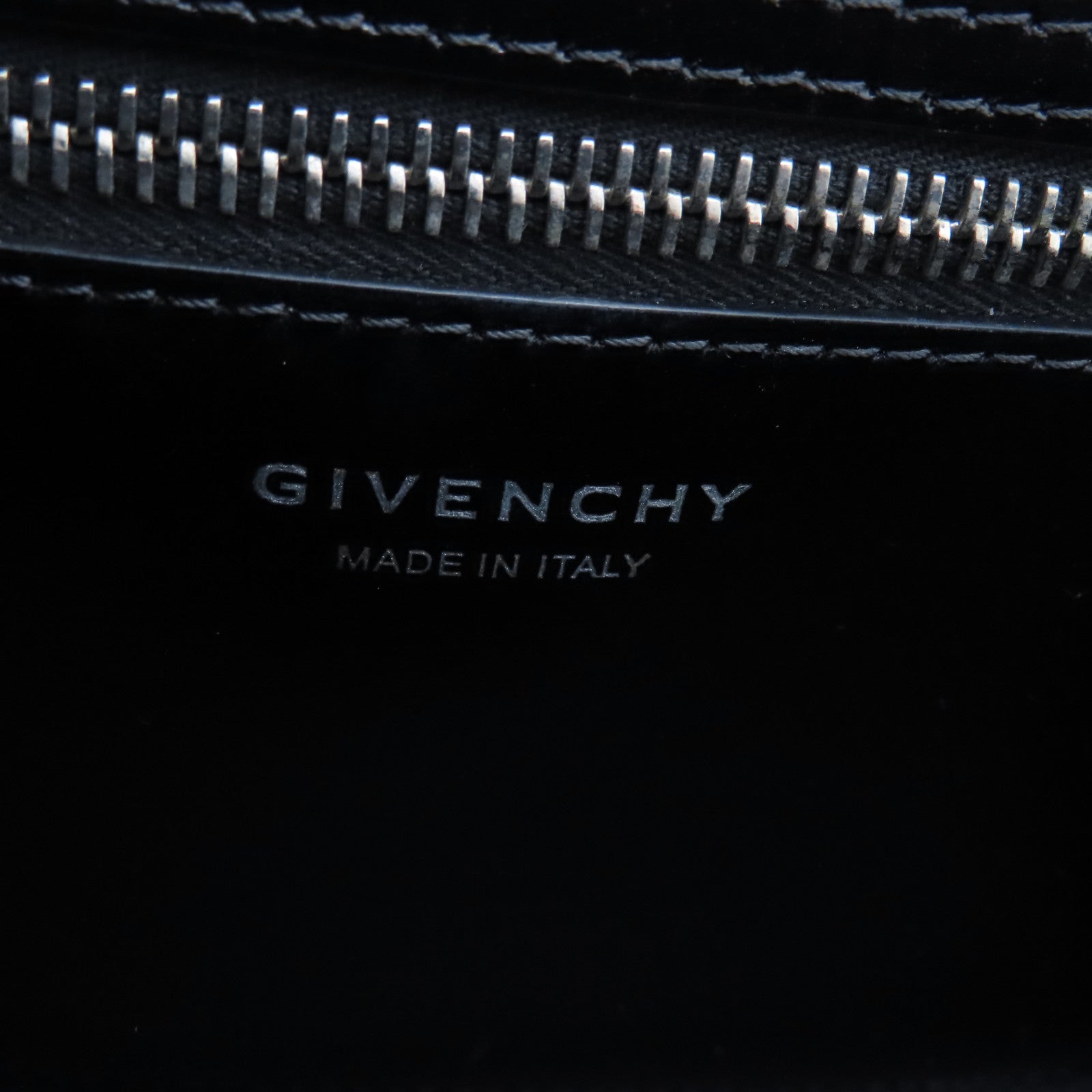 GIVENCHY 【激減優惠】牛皮皮革Antigona Lock銀扣手挽肩背兩用袋黑色