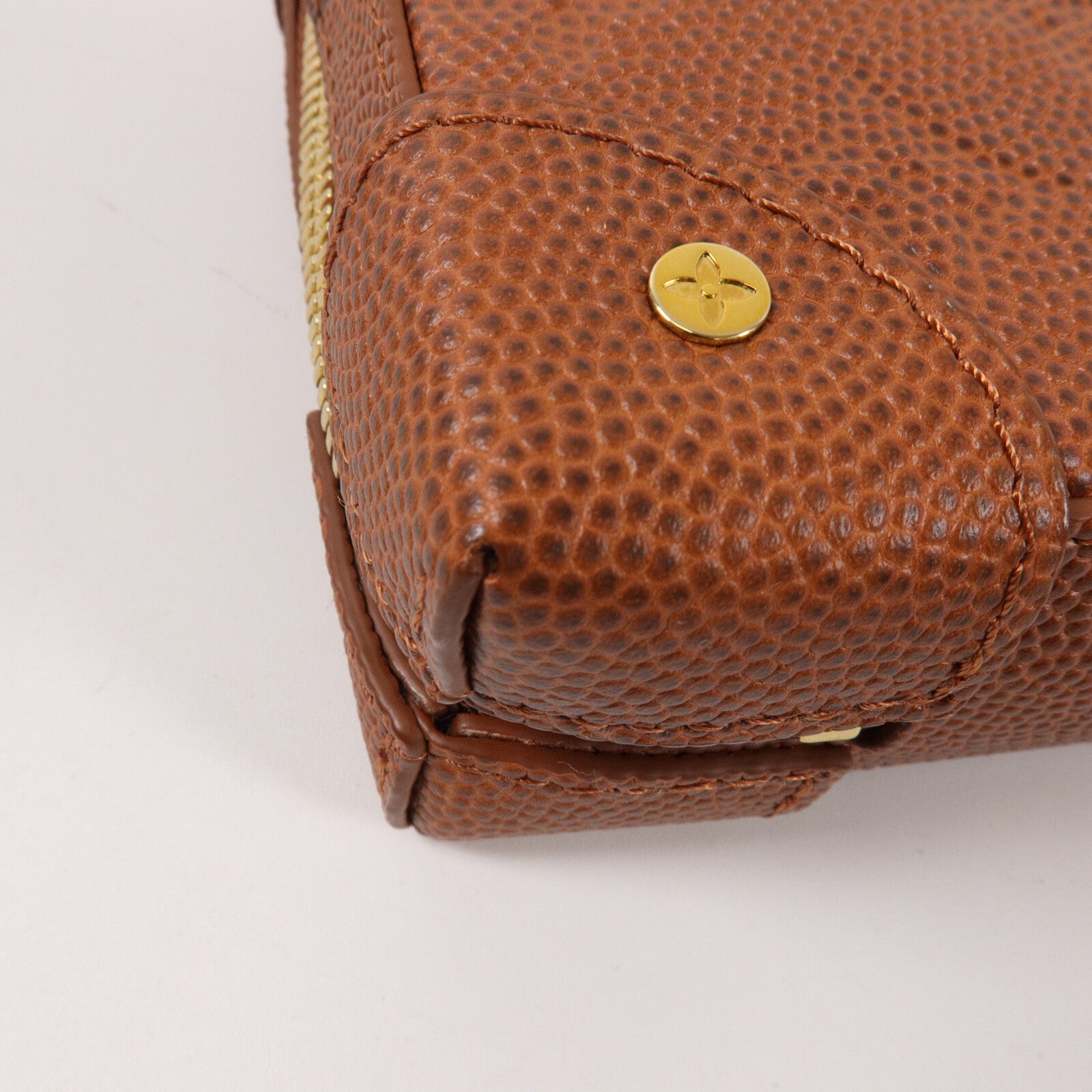 LOUIS VUITTON Monogram Taurillon LVxNBA Soft Trunk Wearable肩背袋