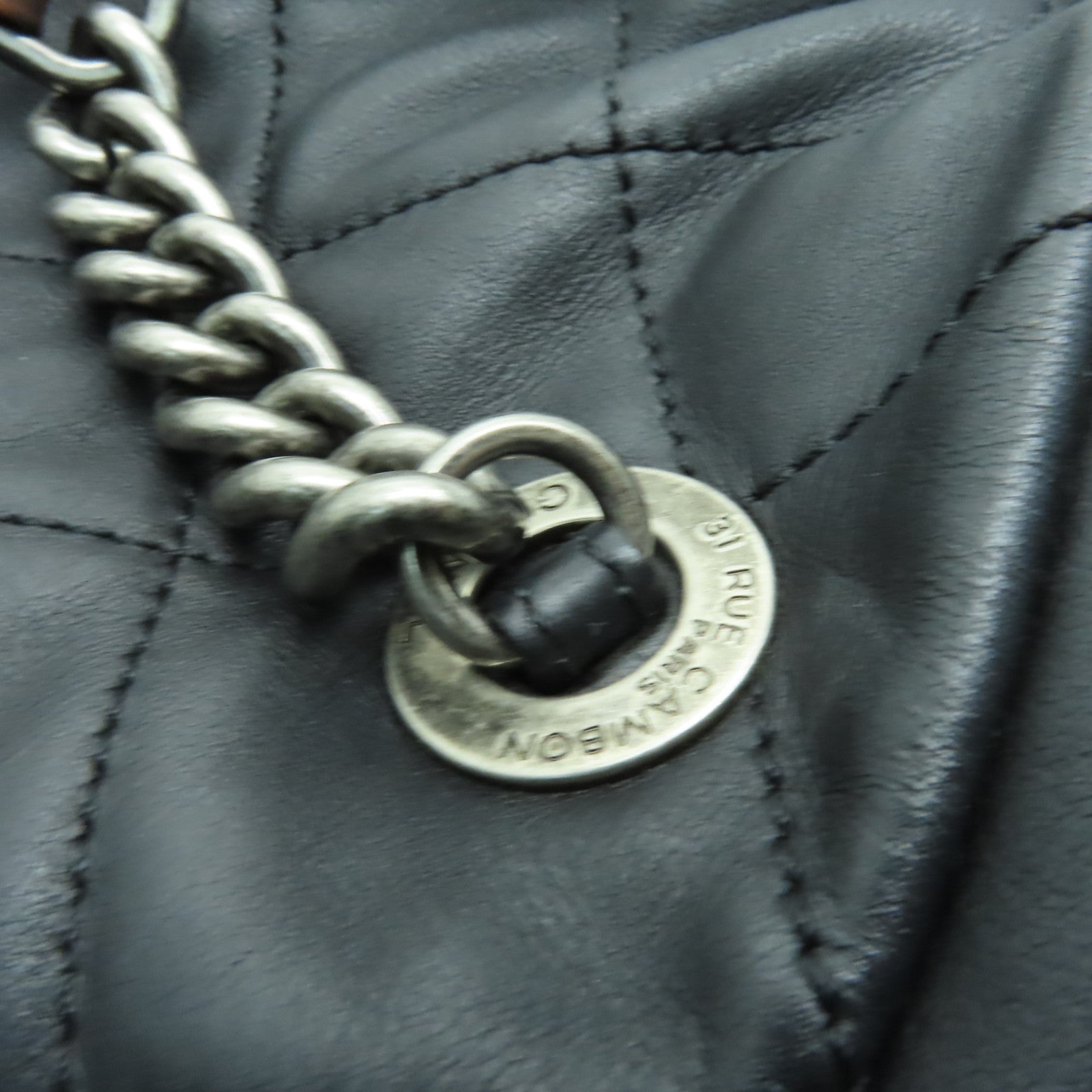 CHANEL 【清倉大減價】菱格皮革Chain Shoulder銀扣鏈帶肩背袋黑色