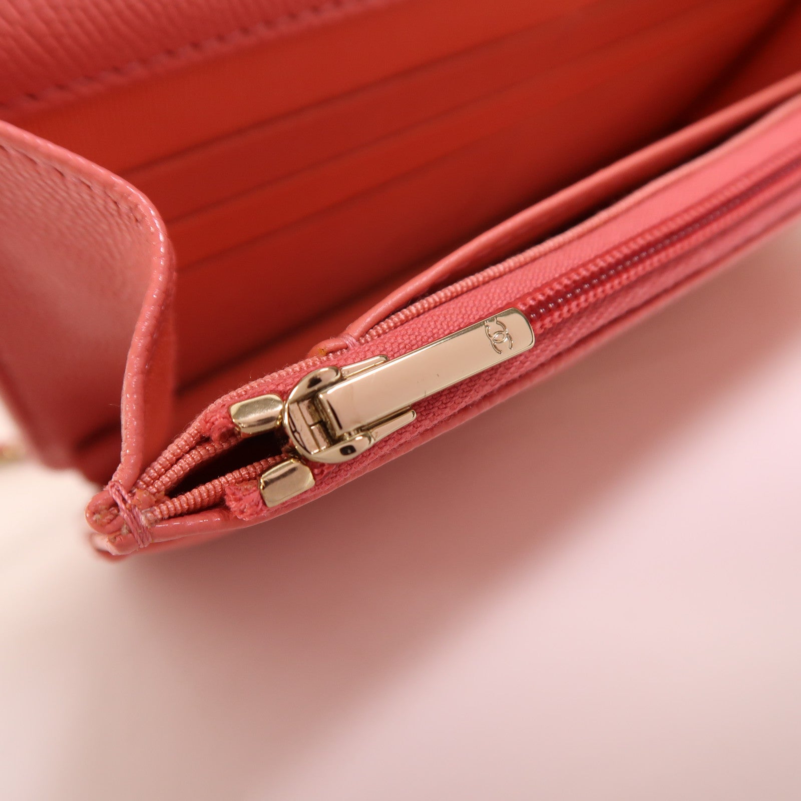 CHANEL 牛皮皮革WOC Wallet On Chain金扣鏈帶肩背袋