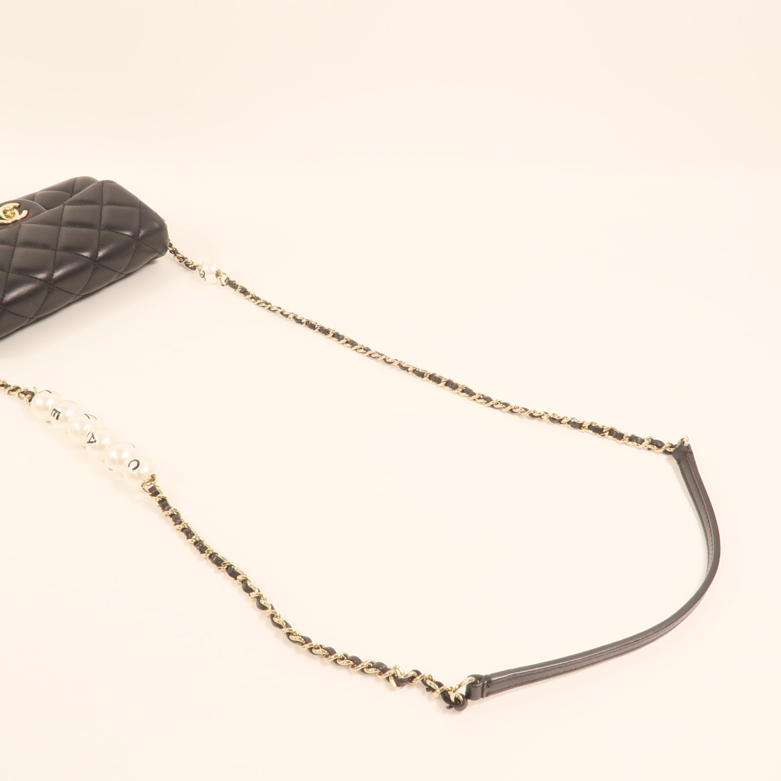 CHANEL 羊皮皮革Chain Shoulder金扣鏈帶肩背袋