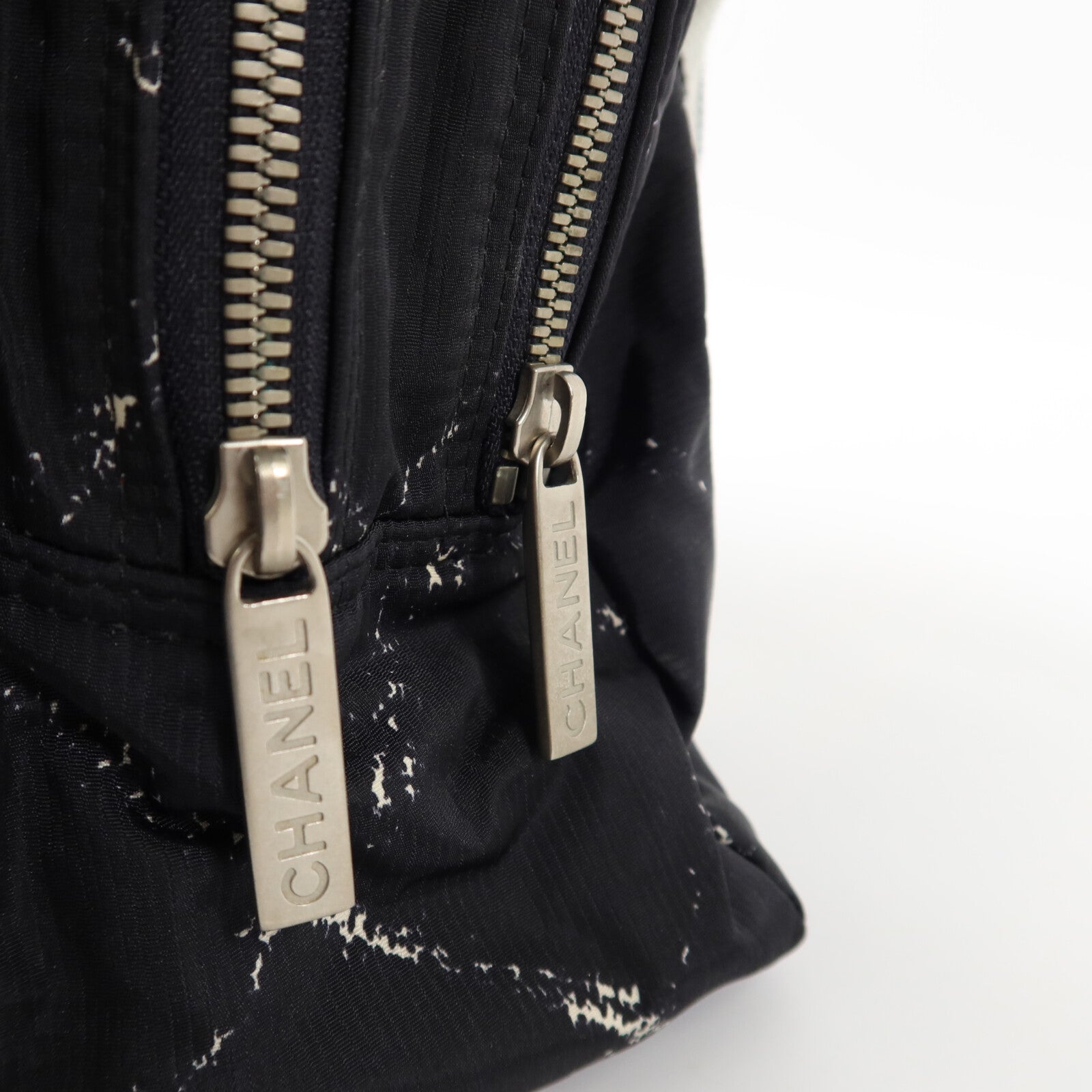 CHANEL 尼龍Travel Line Handbag手挽袋