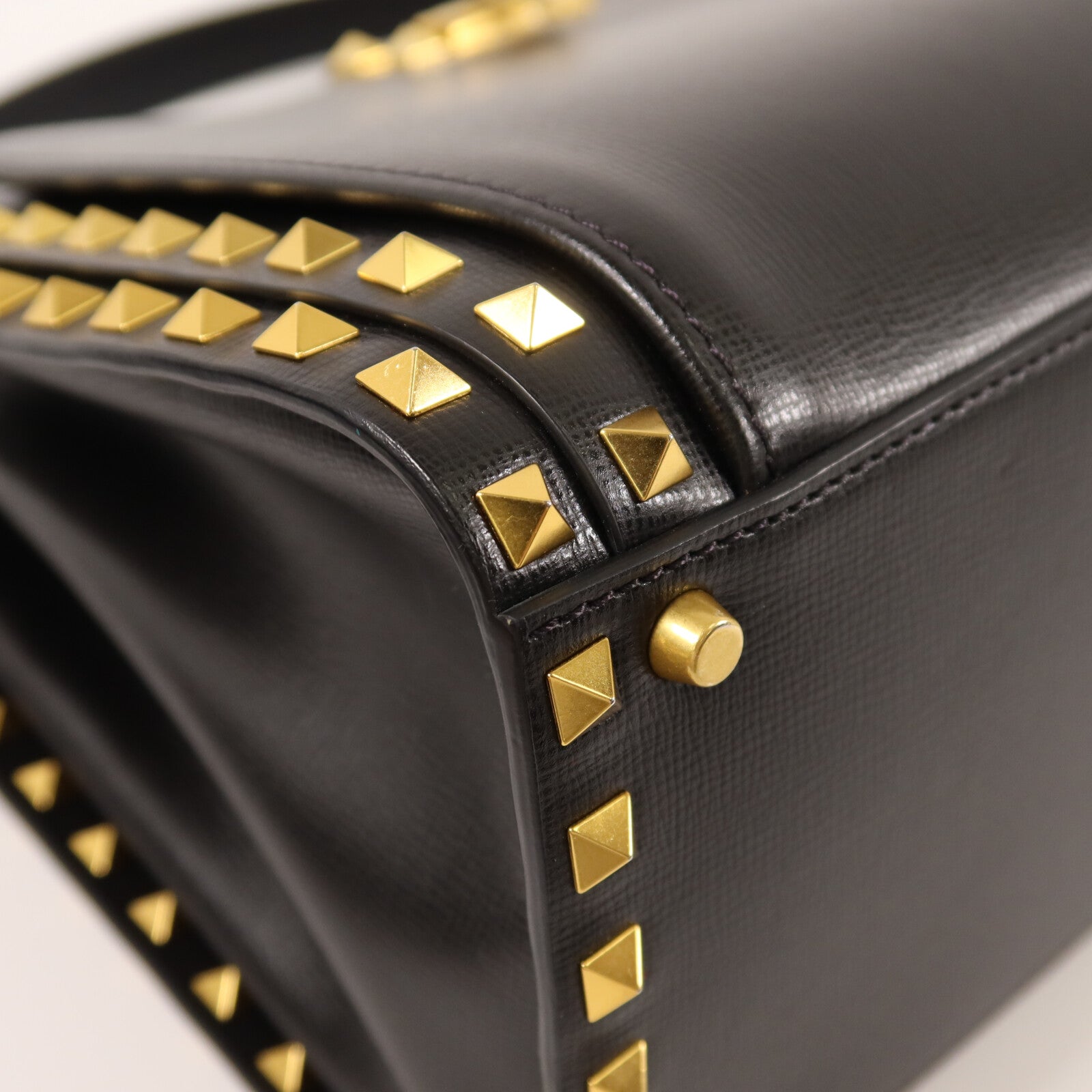 Valentino 牛皮皮革Alcove Rockstud Top Handle Medium手挽肩背兩用袋