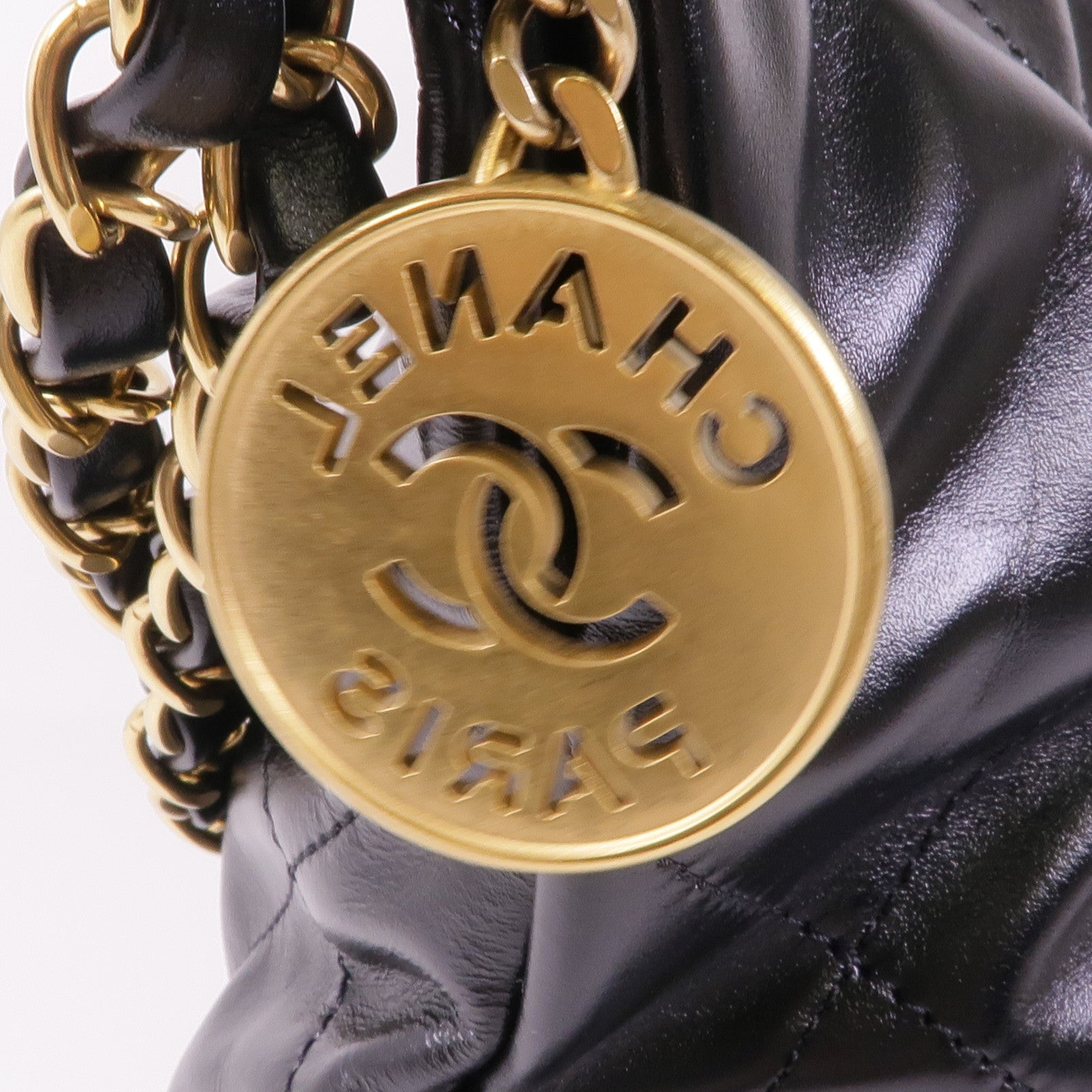 CHANEL 牛皮皮革Chanel 22金扣鏈帶肩背袋