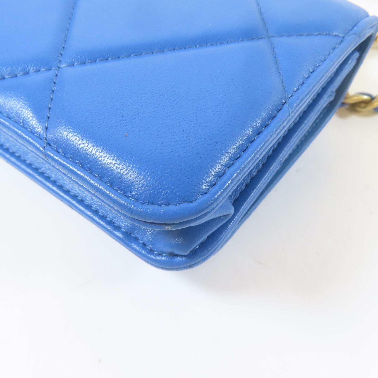 CHANEL 【激減優惠】菱格羊皮皮革19 WOC Wallet On Chain金扣手挽肩背兩用袋藍色