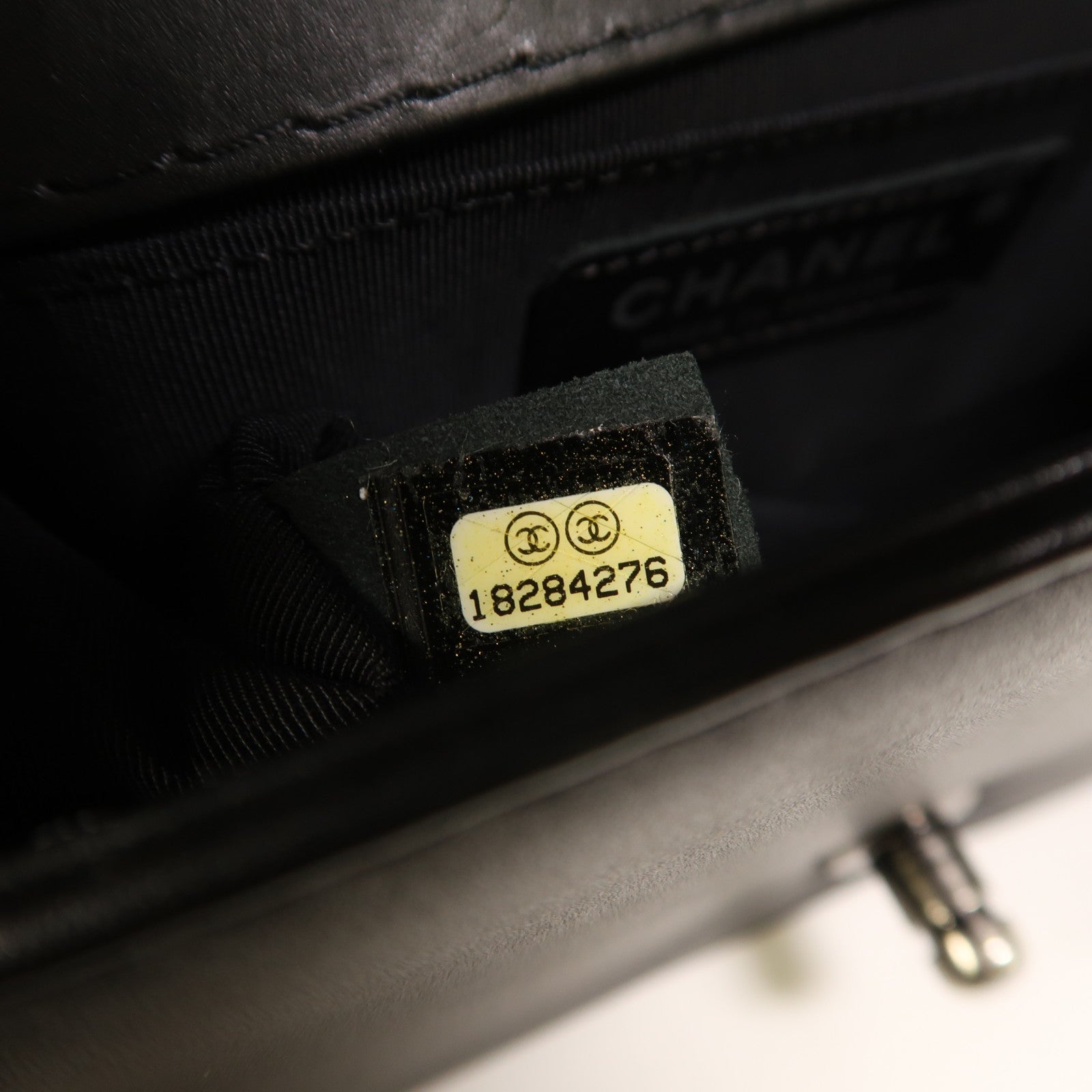 CHANEL 牛皮皮革Boy 20銀扣鏈帶肩背袋