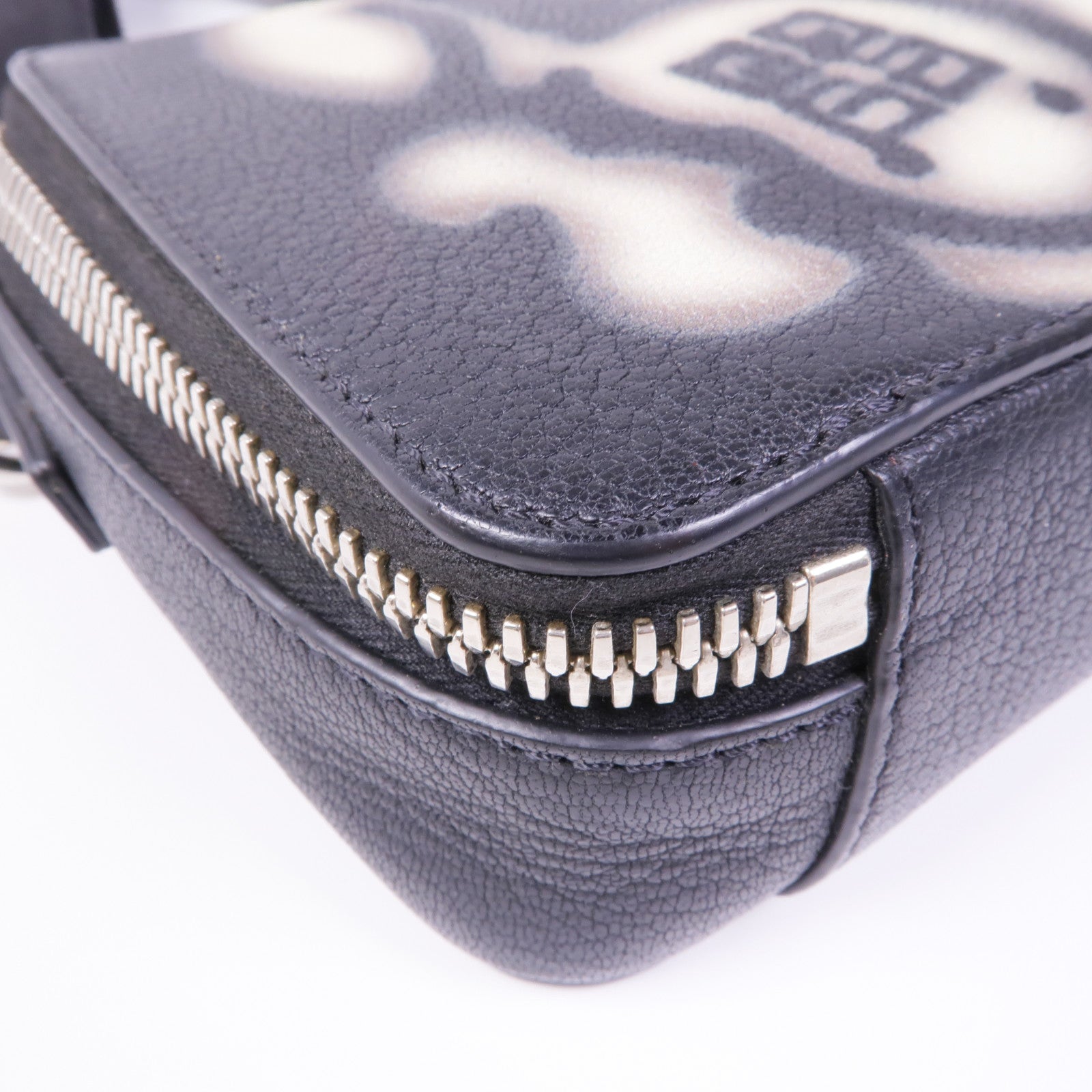 GIVENCHY 牛皮皮革Shoulder Bag銀扣肩背袋