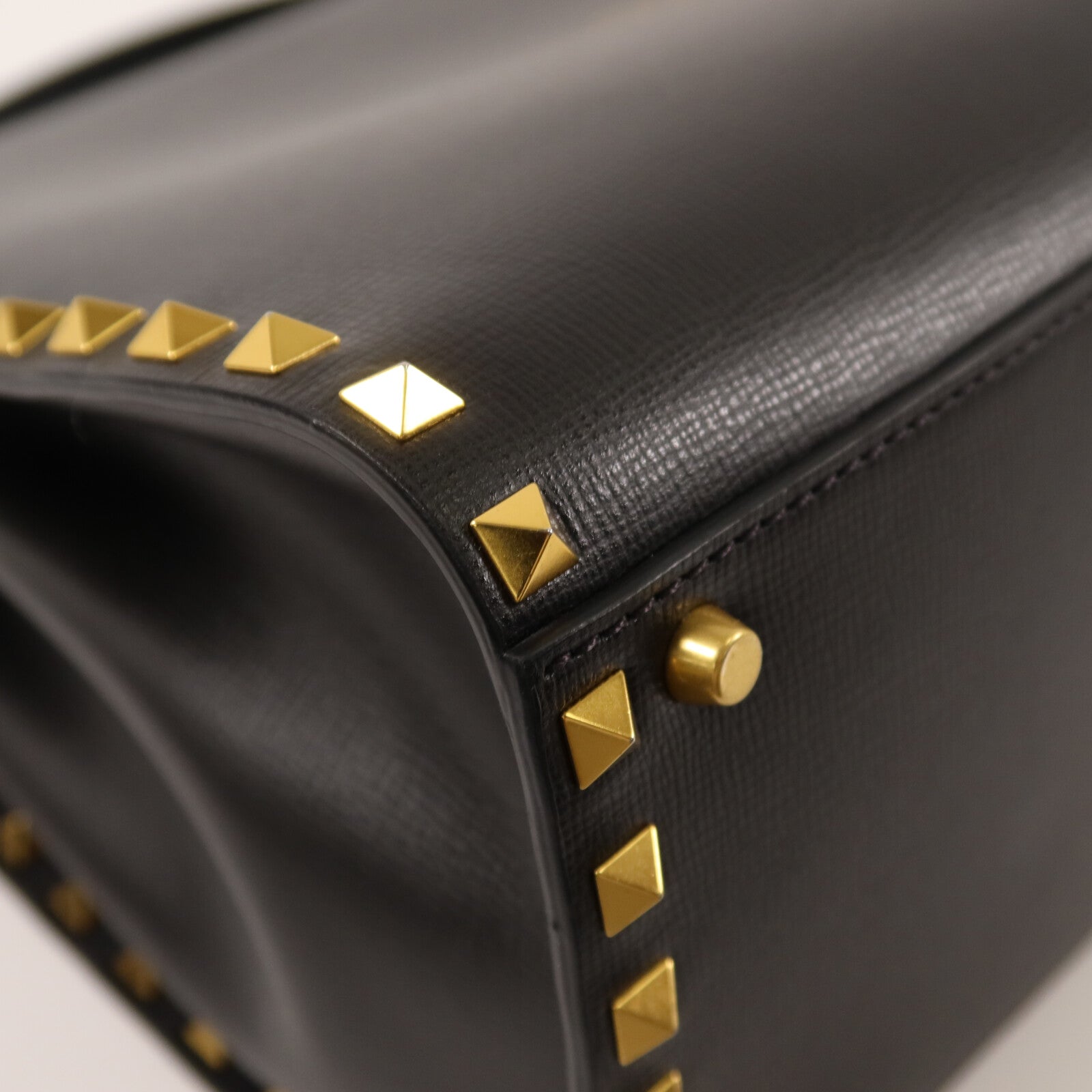 Valentino 牛皮皮革Alcove Rockstud Top Handle Medium手挽肩背兩用袋