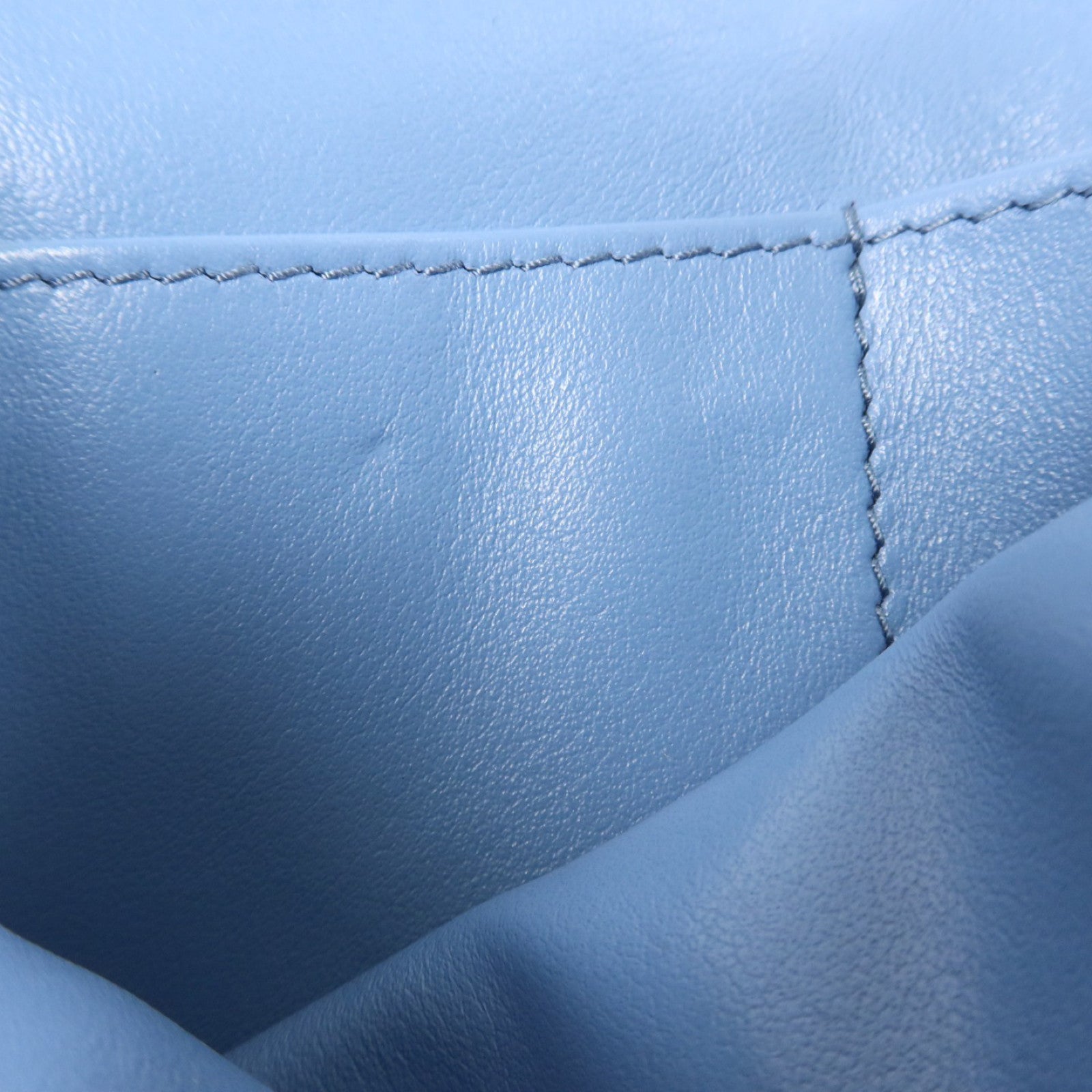 Miu Miu 牛皮皮革Mini Wallet金扣錢包