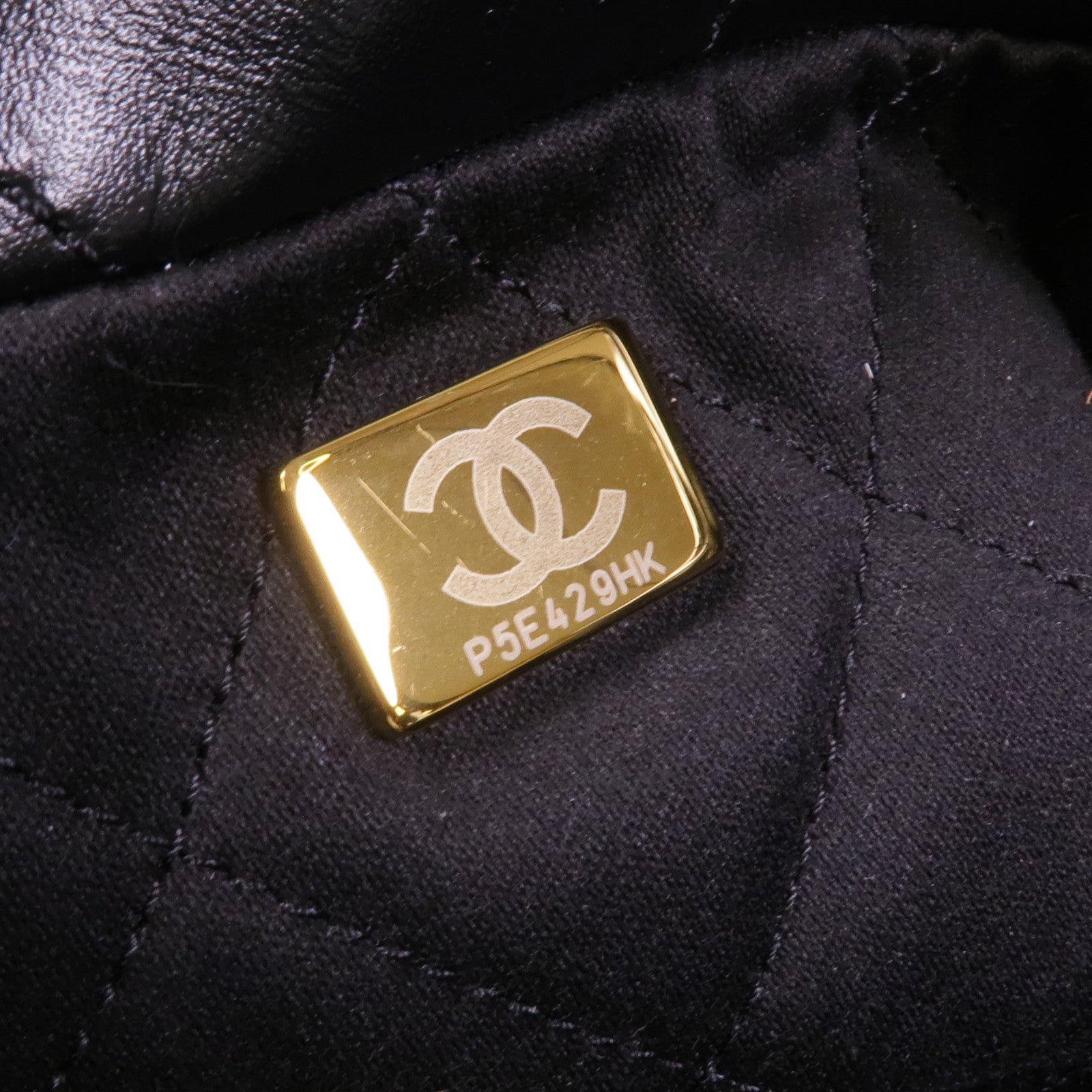 CHANEL 牛皮皮革Chanel 22金扣鏈帶肩背袋