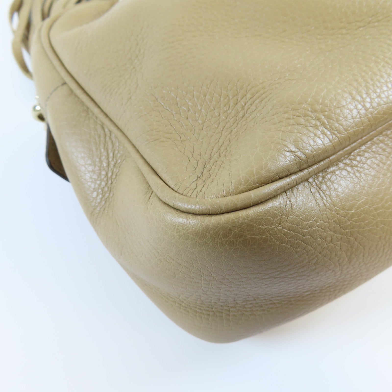 GUCCI 【激減優惠】牛皮皮革Soho Chain Shoulder Bag銀扣肩背袋米色
