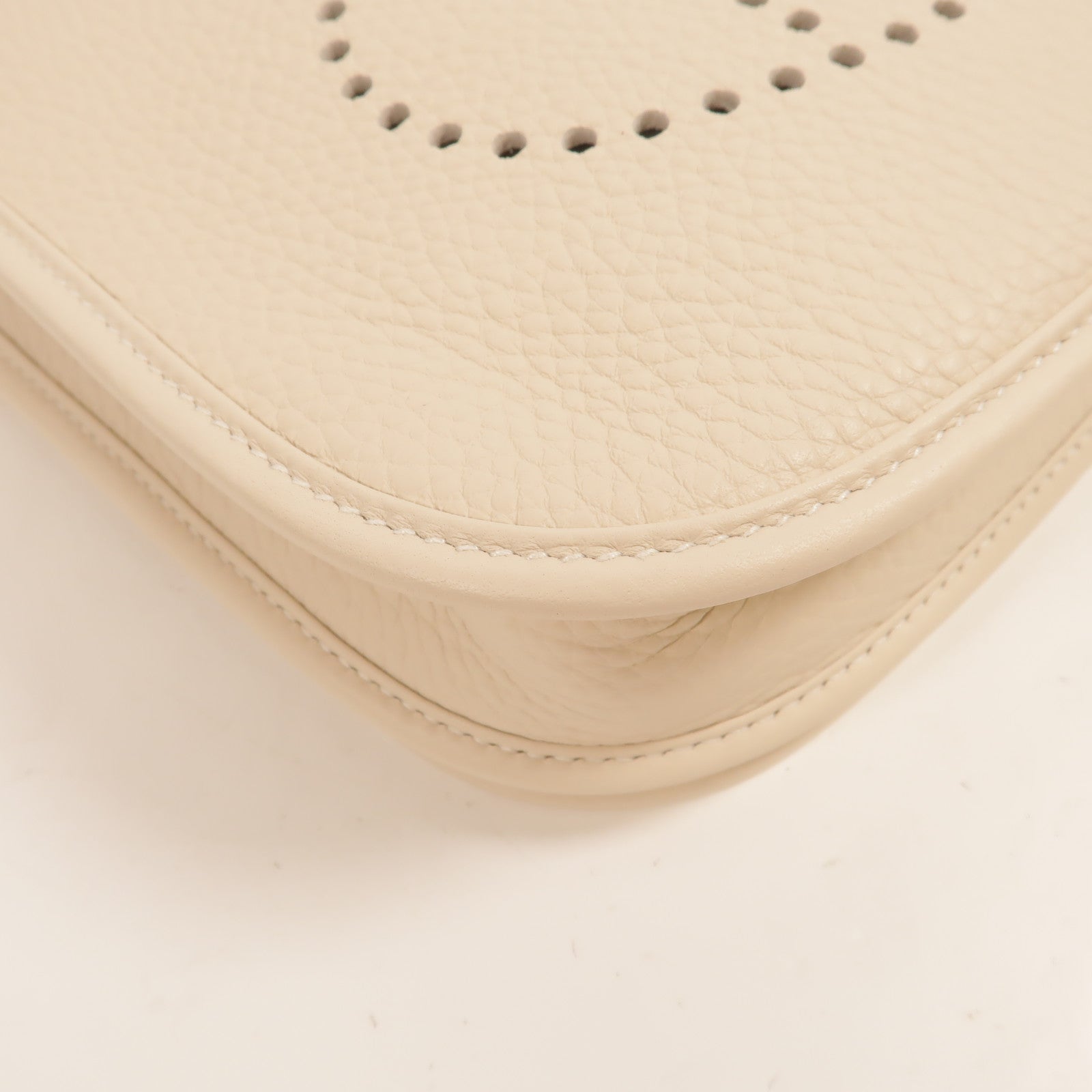 HERMES Clemence皮革Evelyne 23肩背袋Craie