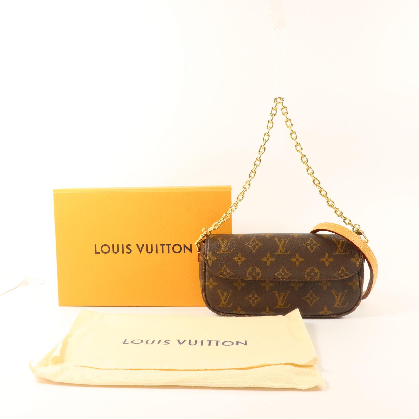 LOUIS VUITTON Monogram Wallet On Chain Ivy金扣肩背袋