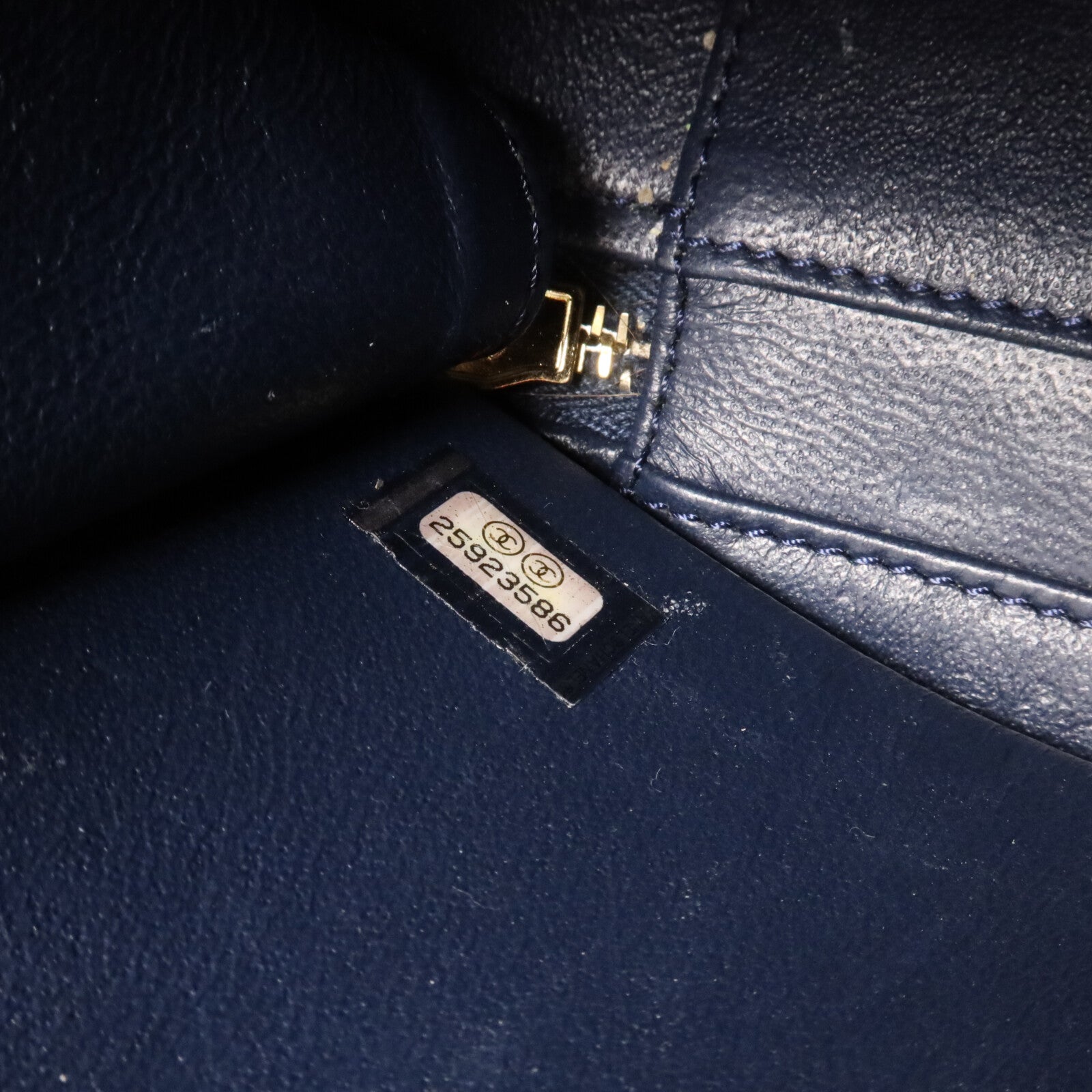 CHANEL 牛皮皮革Filigree Vanity Case鏈帶手挽肩背兩用袋