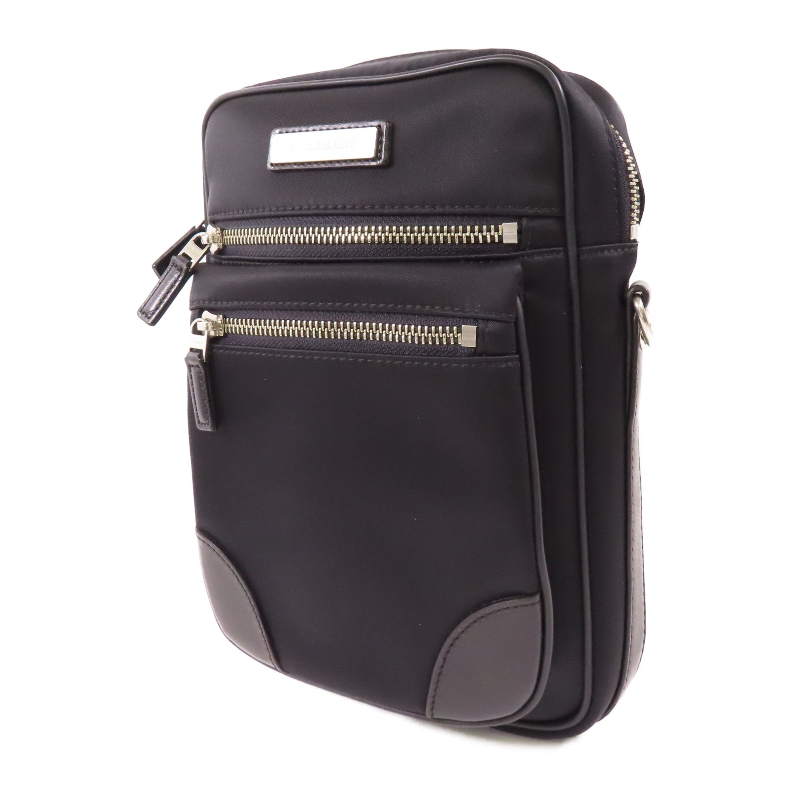 BURBERRY 尼龍Shoulder Bag銀扣肩背袋