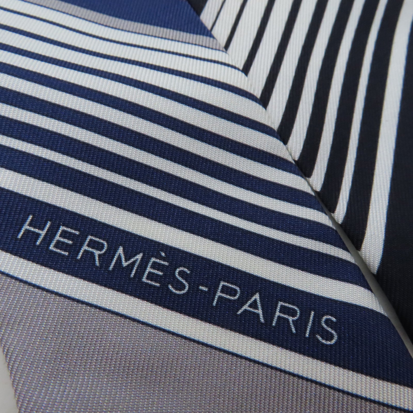 HERMES 絲質Twilly絲巾白色/藍色