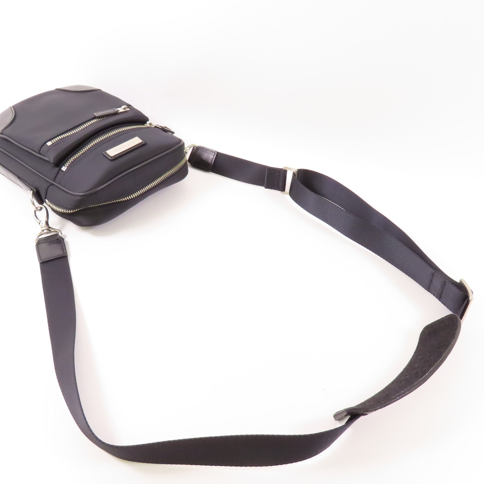 BURBERRY 尼龍Shoulder Bag銀扣肩背袋