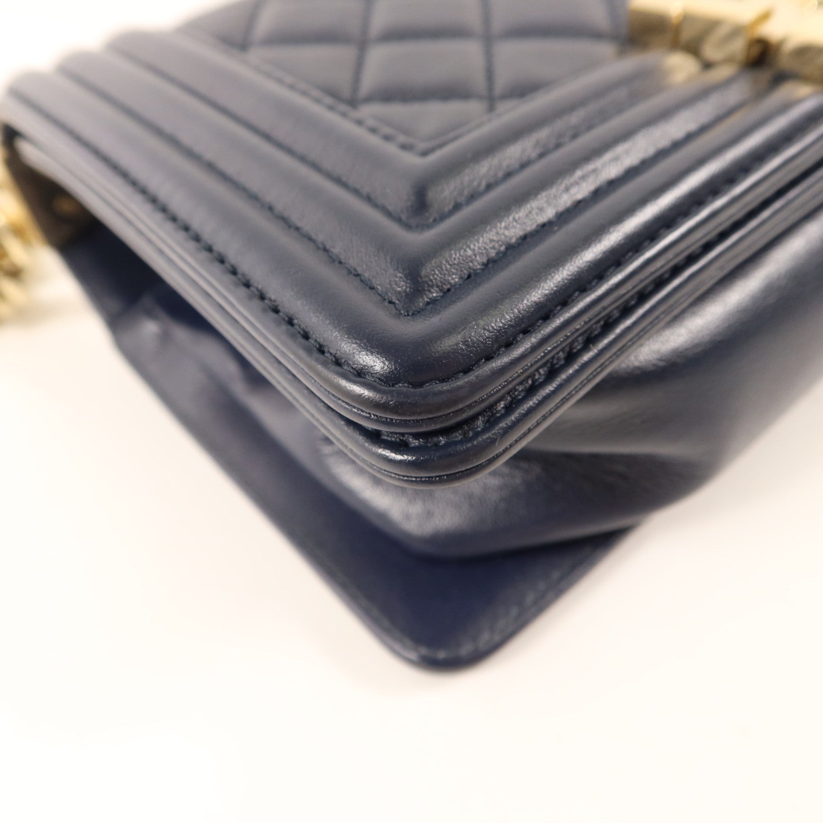 CHANEL 羊皮皮革Boy 20金扣鏈帶肩背袋