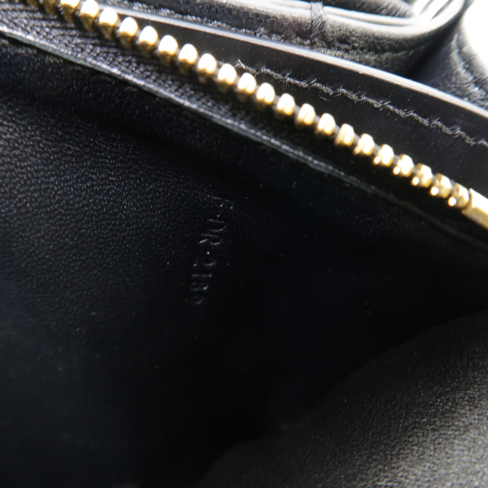 CELINE 牛皮皮革Medium Classic Box金扣肩背袋黑色