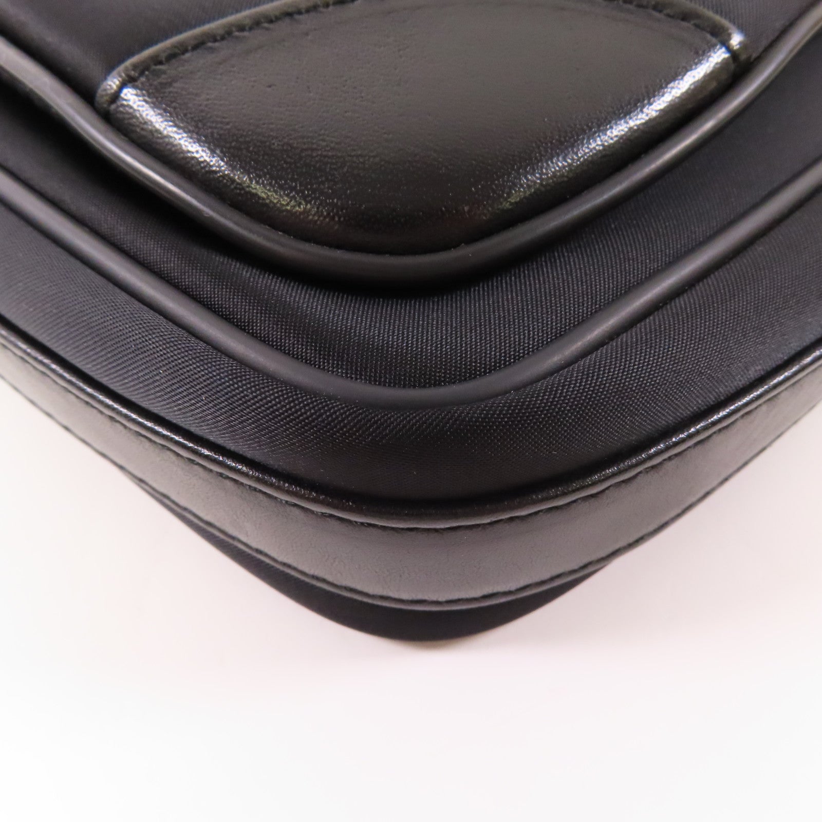 BURBERRY 尼龍Shoulder Bag銀扣肩背袋