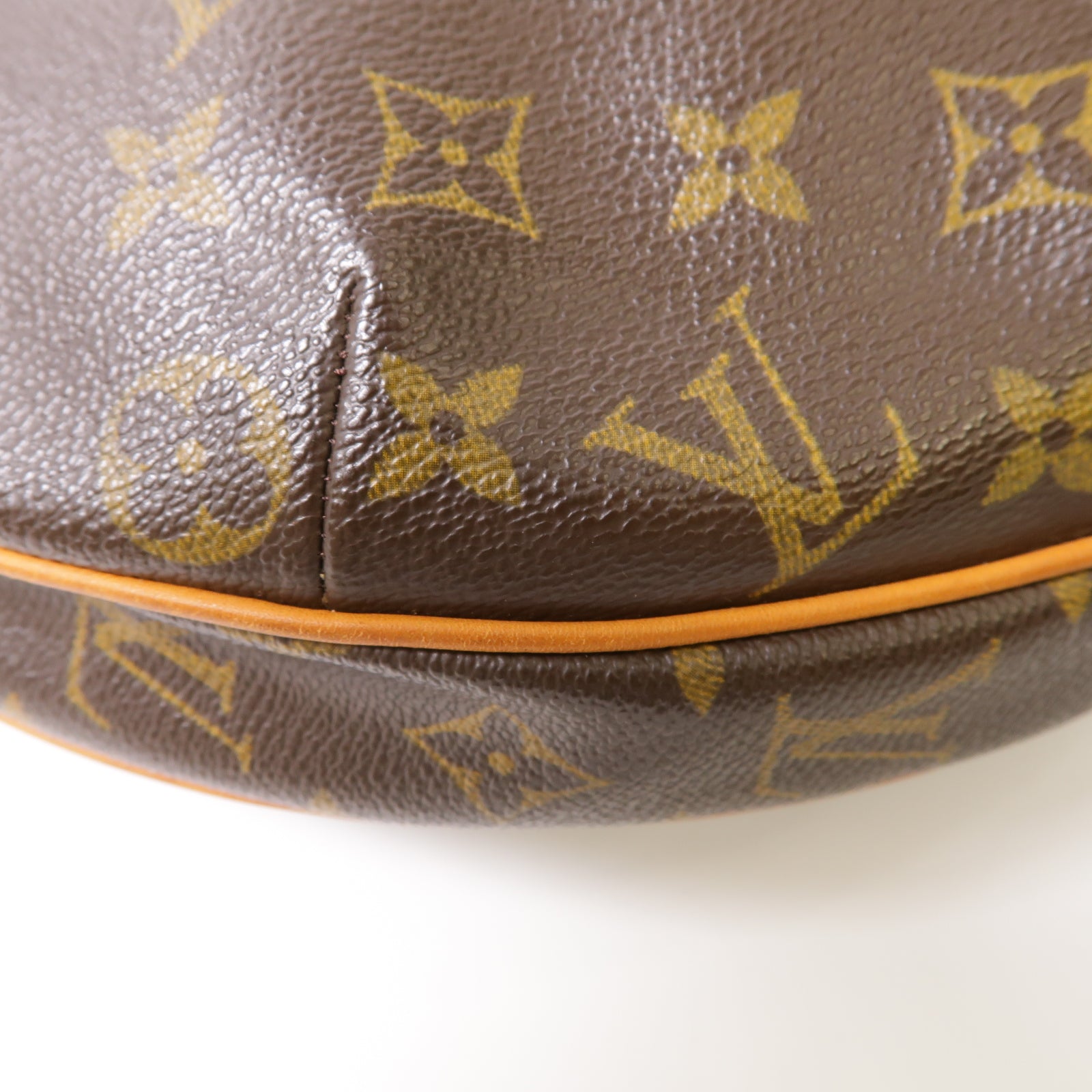 LOUIS VUITTON Monogram Croissant GM金扣肩背袋啡色
