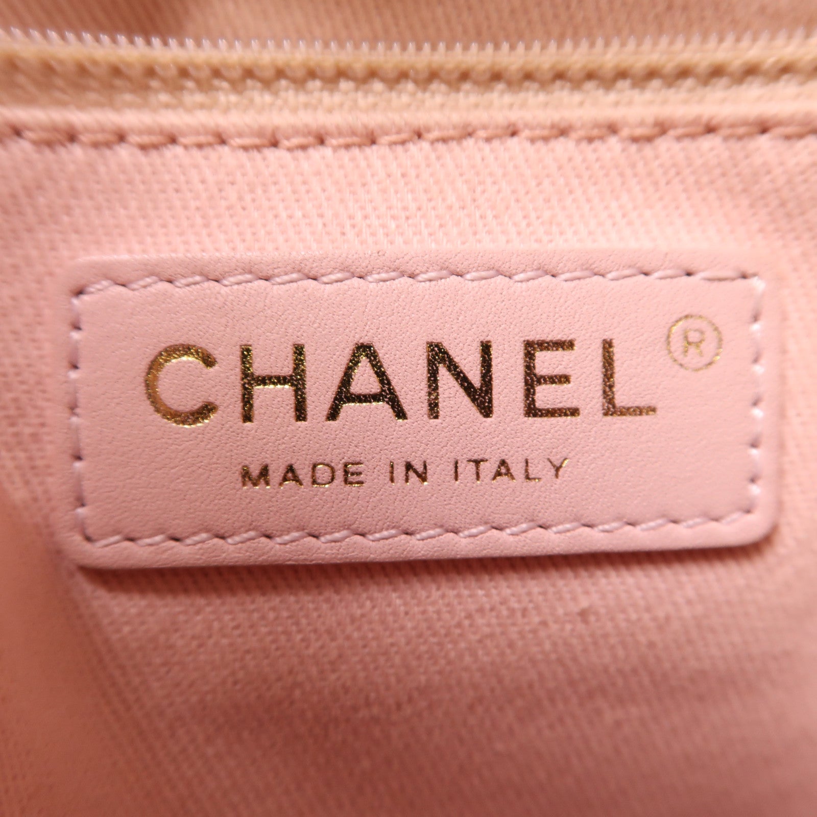 CHANEL 拉菲草Deauville Tote Bag金扣鏈帶肩背袋