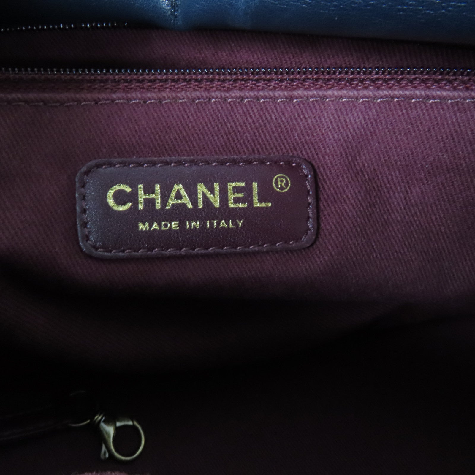 CHANEL 牛皮皮革Chain Shoulder金扣肩背袋