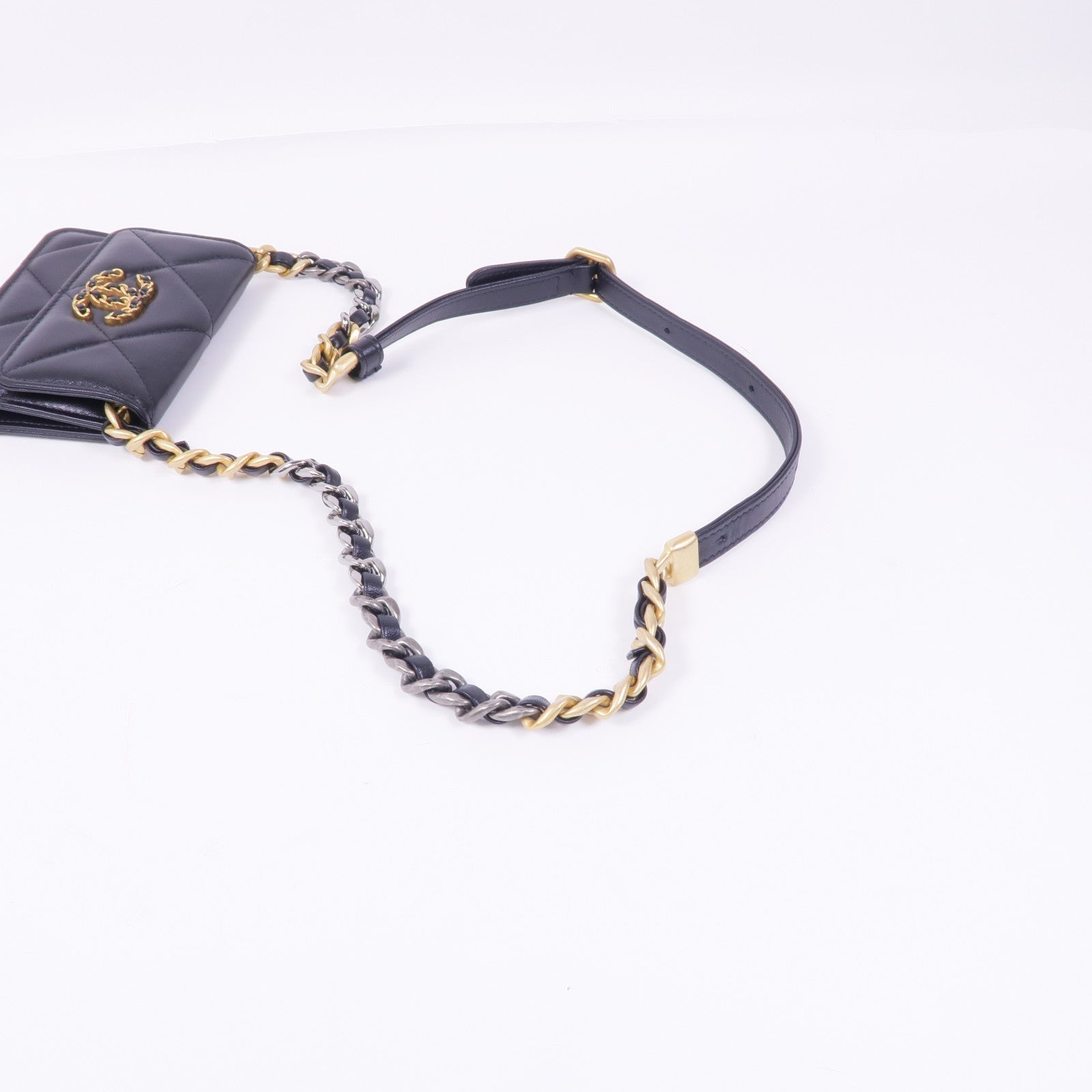 CHANEL 羊皮皮革C19金扣腰包