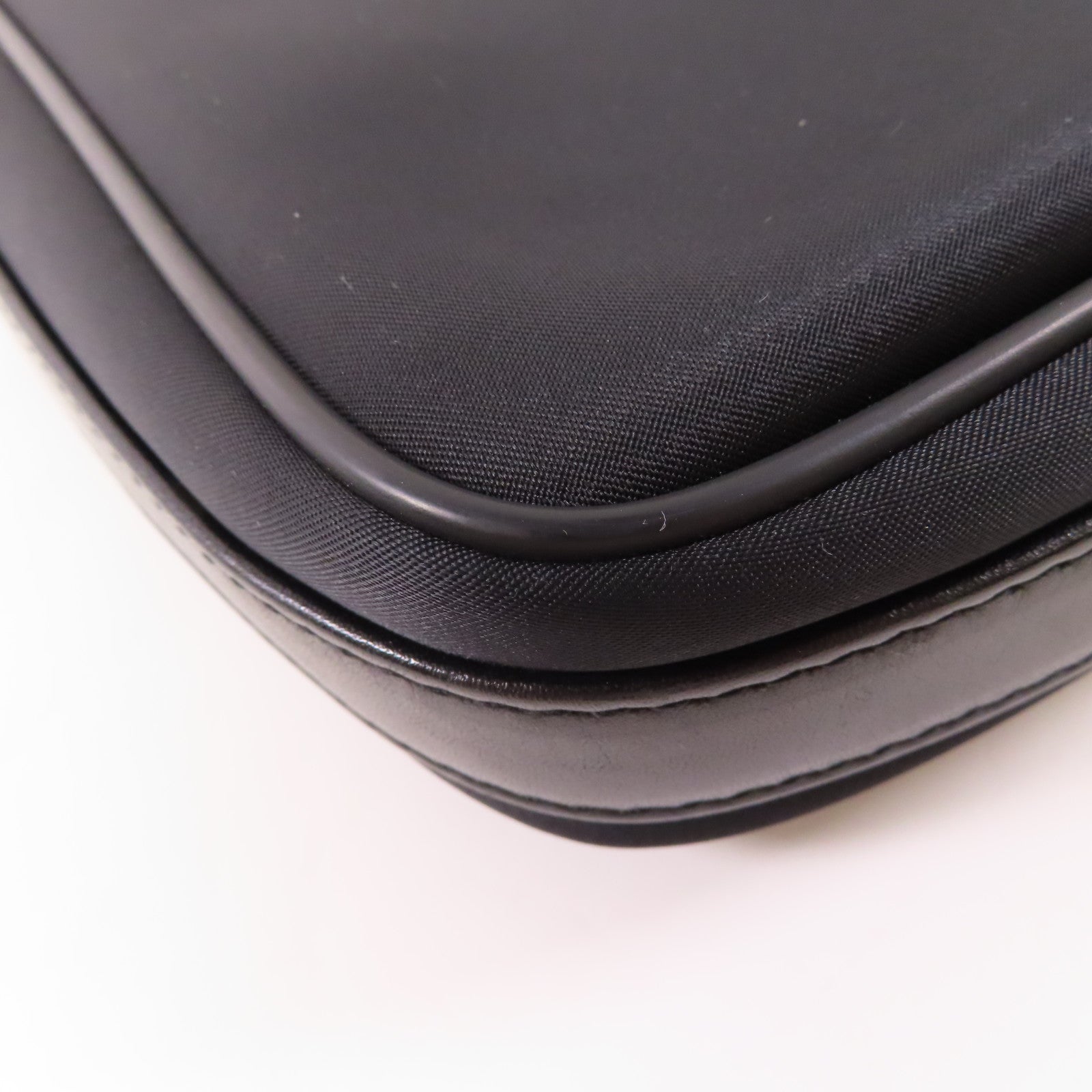 BURBERRY 尼龍Shoulder Bag銀扣肩背袋