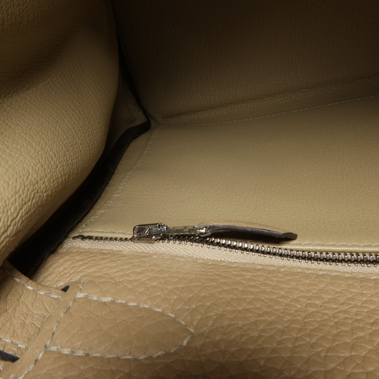 HERMES Clemence皮革Kelly 28手挽肩背兩用袋Trench