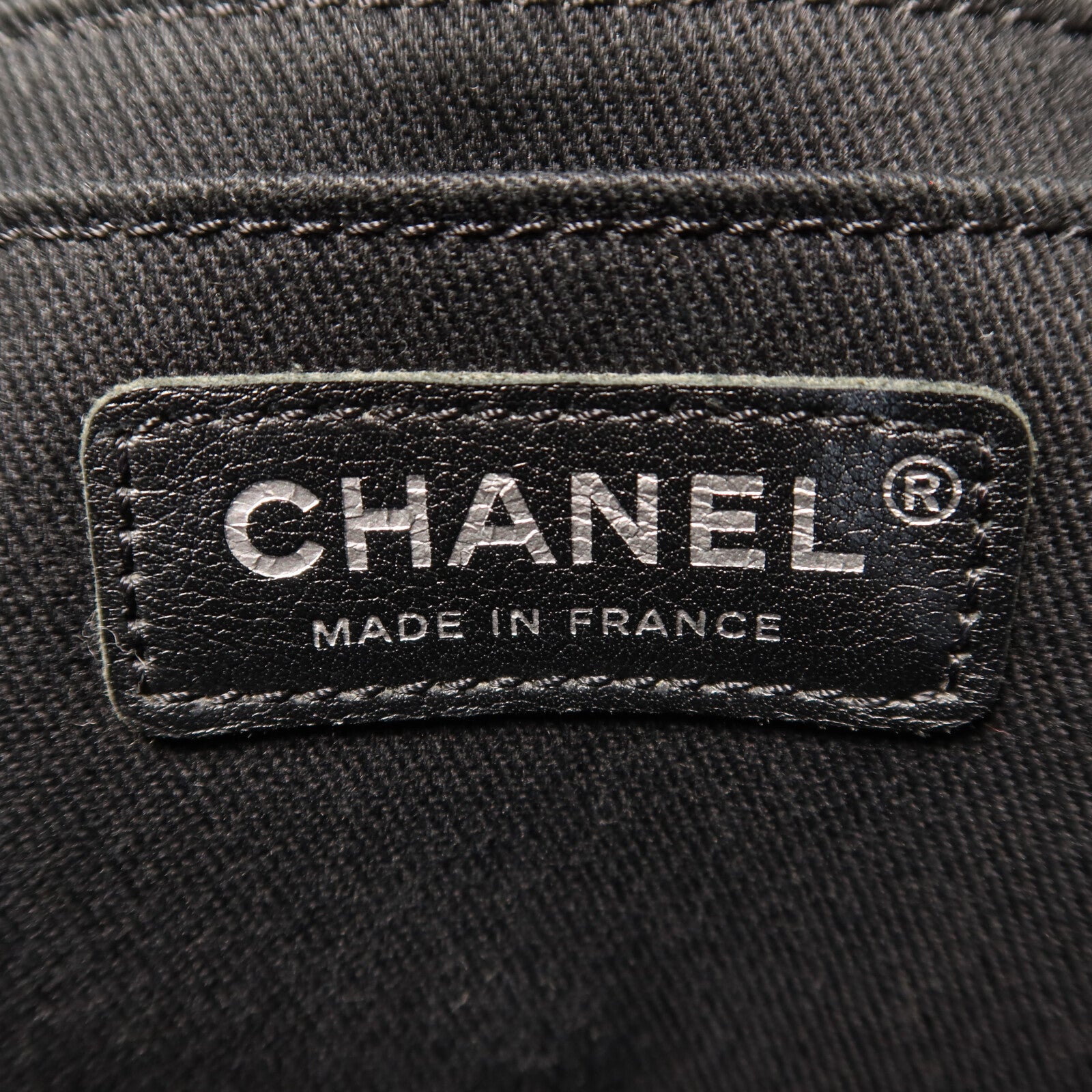 CHANEL 牛皮皮革Bubble Graphic Messenger Bag鏈帶肩背袋