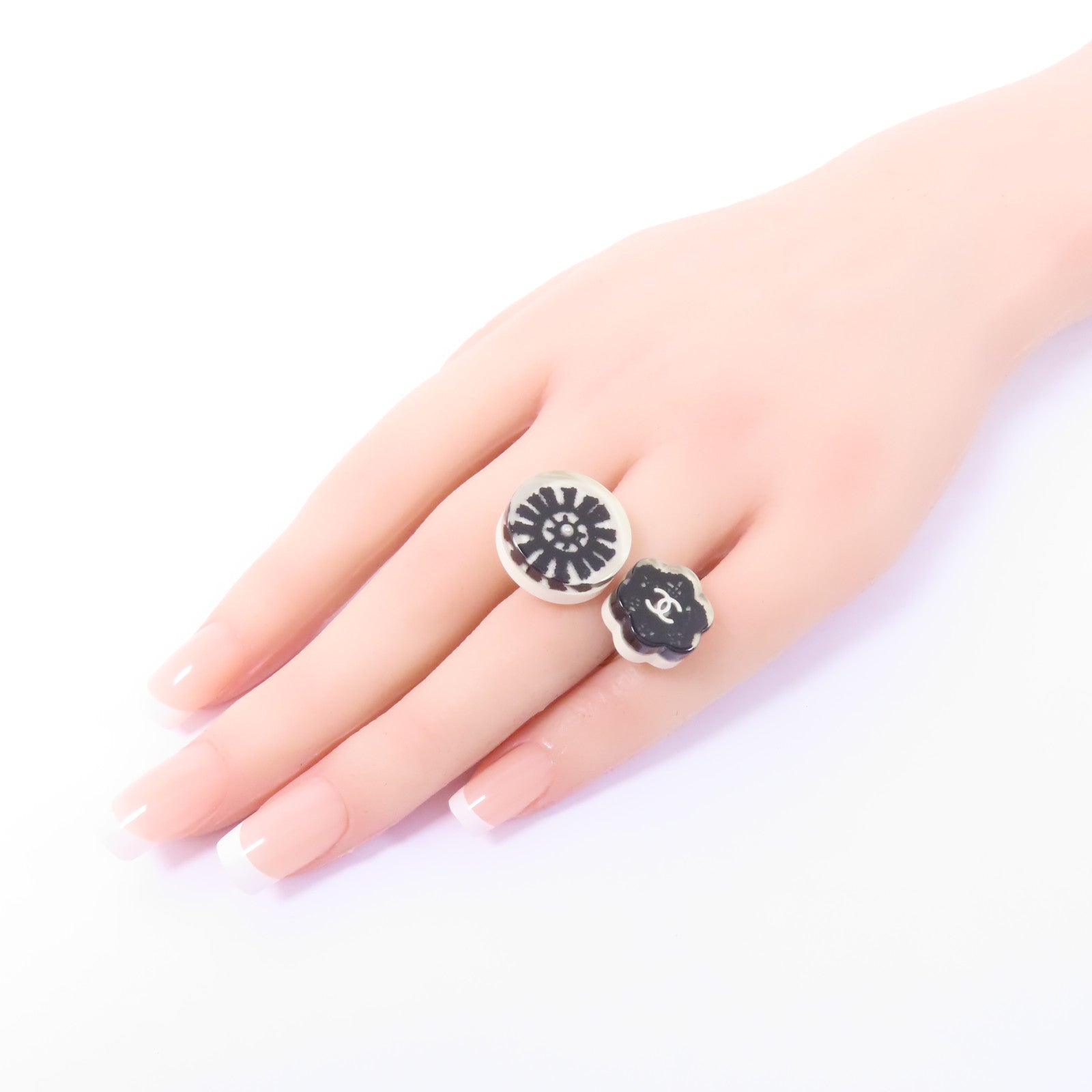 CHANEL PVC/金屬Ring戒指US#5黑色/白色/金色