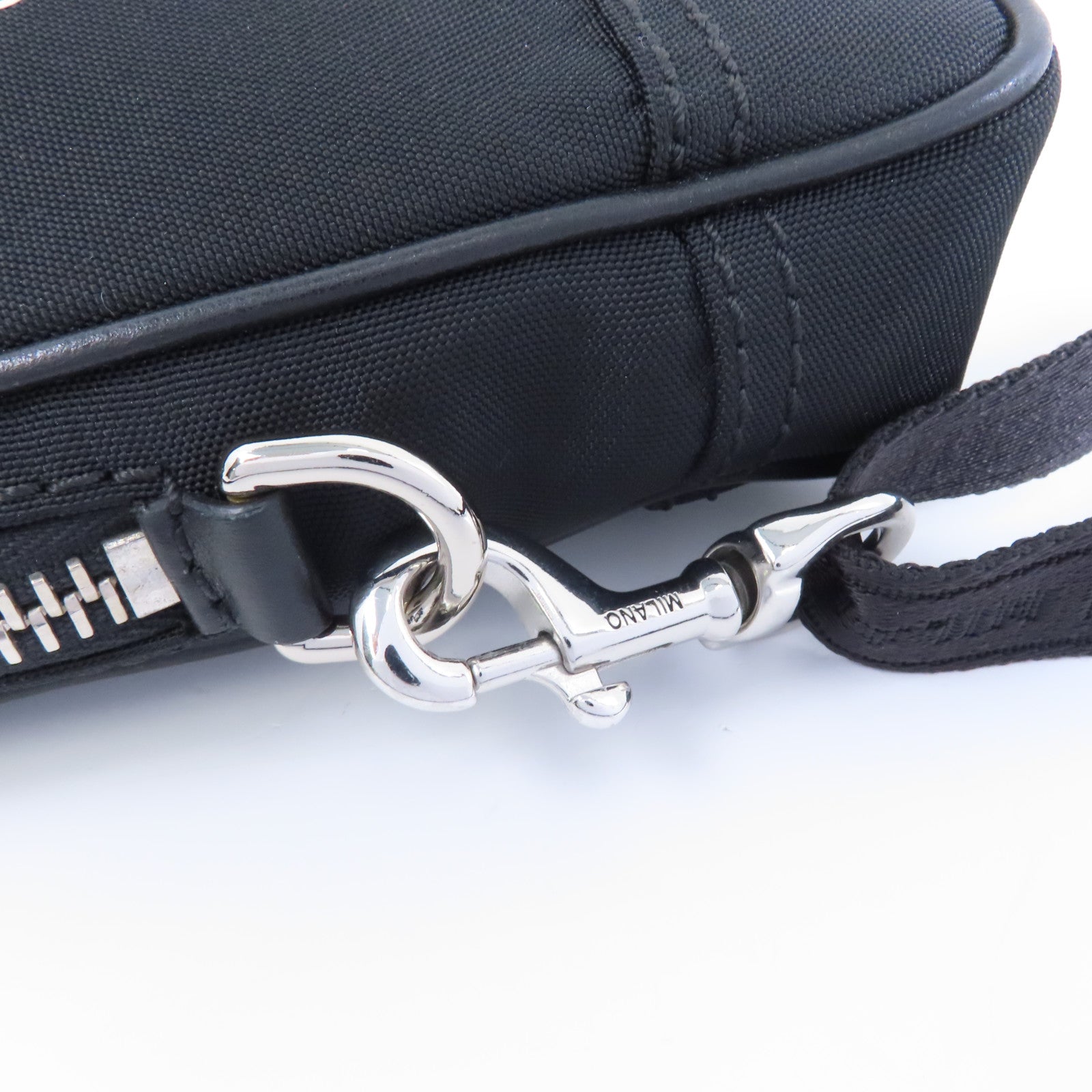 MOSCHINO 尼龍Shoulder Bag銀扣肩背袋黑色