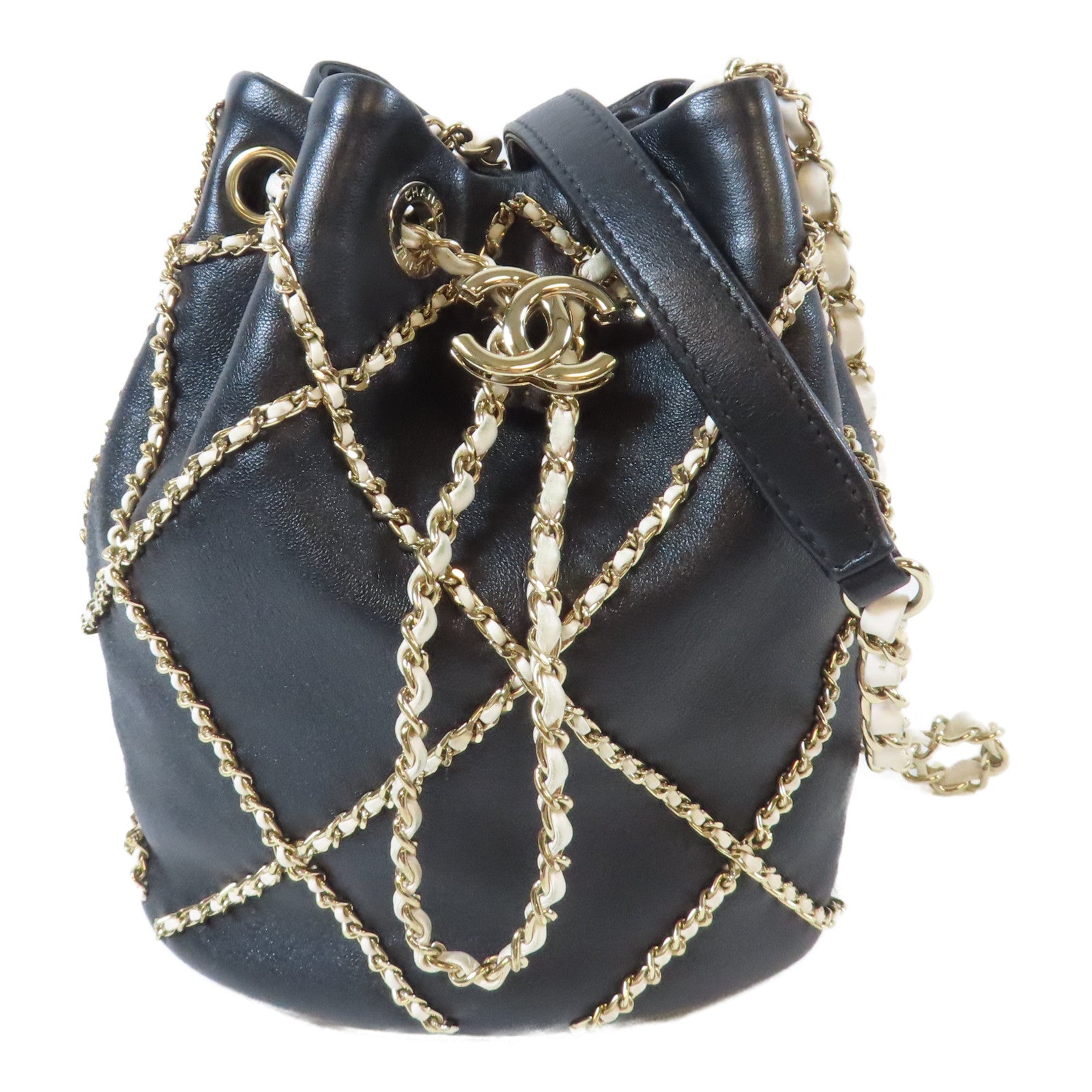 CHANEL 牛皮皮革Chain Bucket Bag金扣鏈帶肩背袋黑色/白色