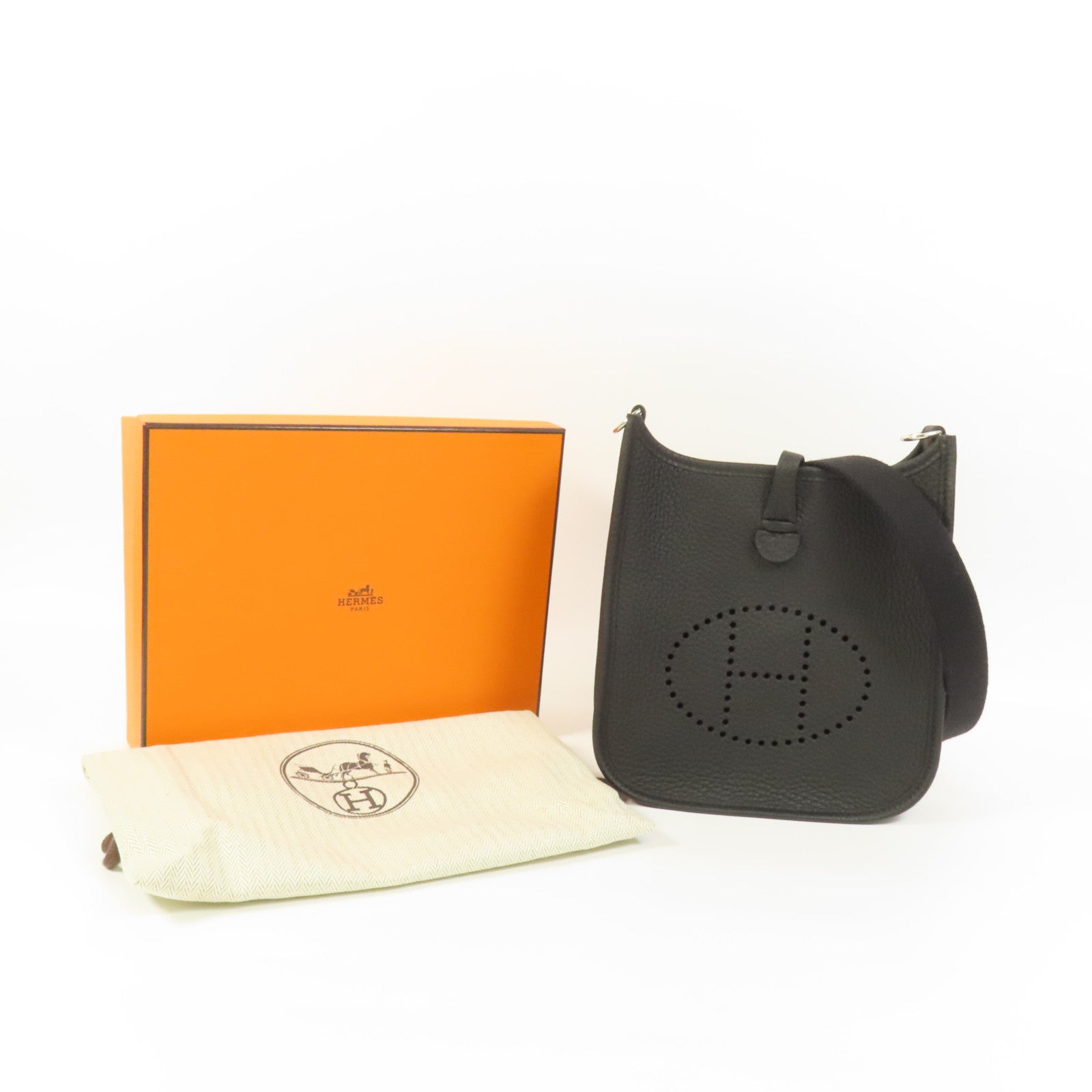 HERMES Clemence皮革Evelyne TPM銀扣肩背袋Noir