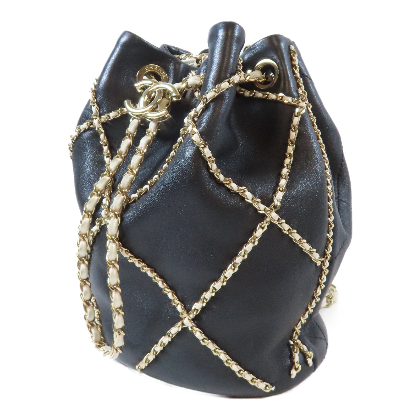 CHANEL 牛皮皮革Chain Bucket Bag金扣鏈帶肩背袋黑色/白色