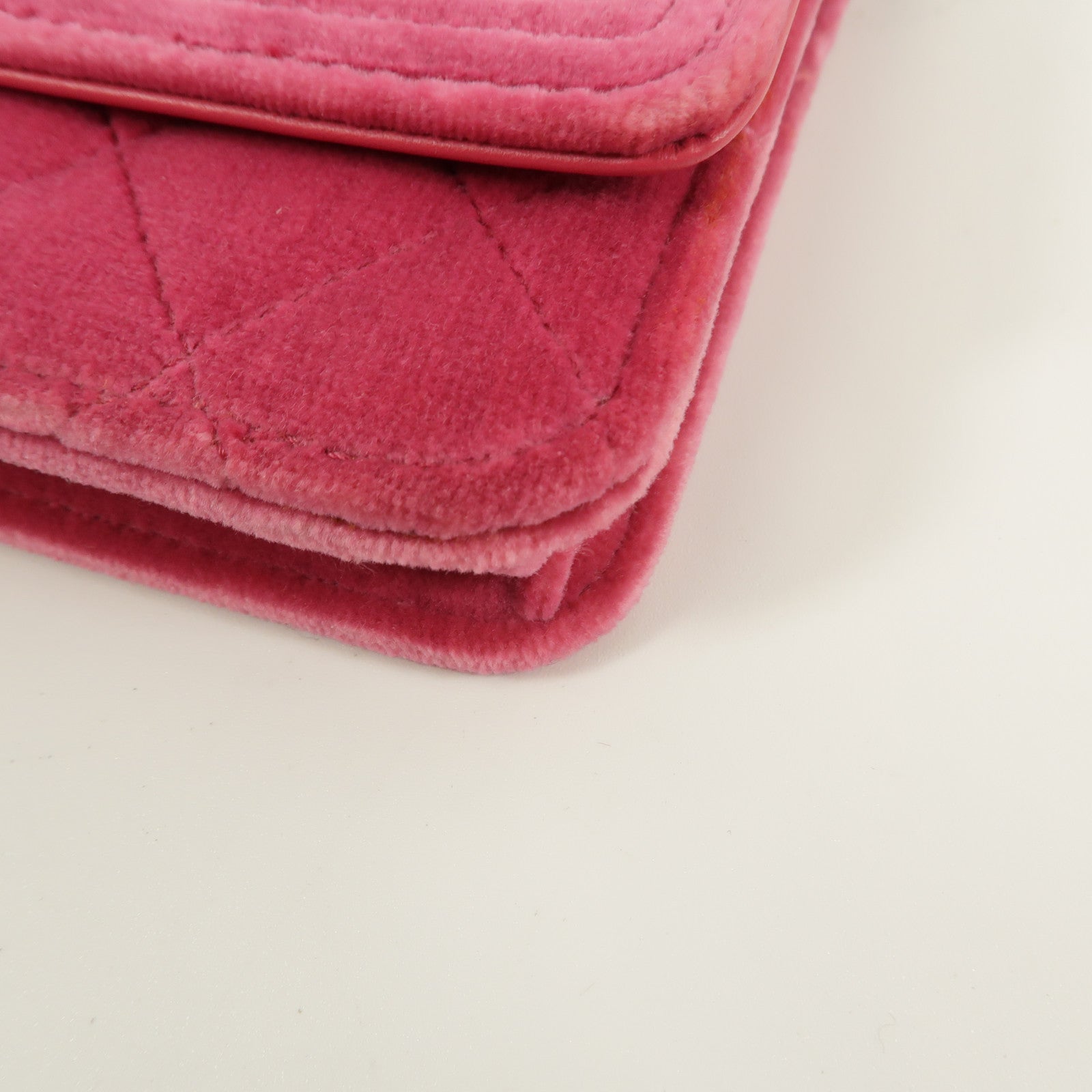 CHANEL 天鵝絨WOC Wallet On Chain鏈帶肩背袋
